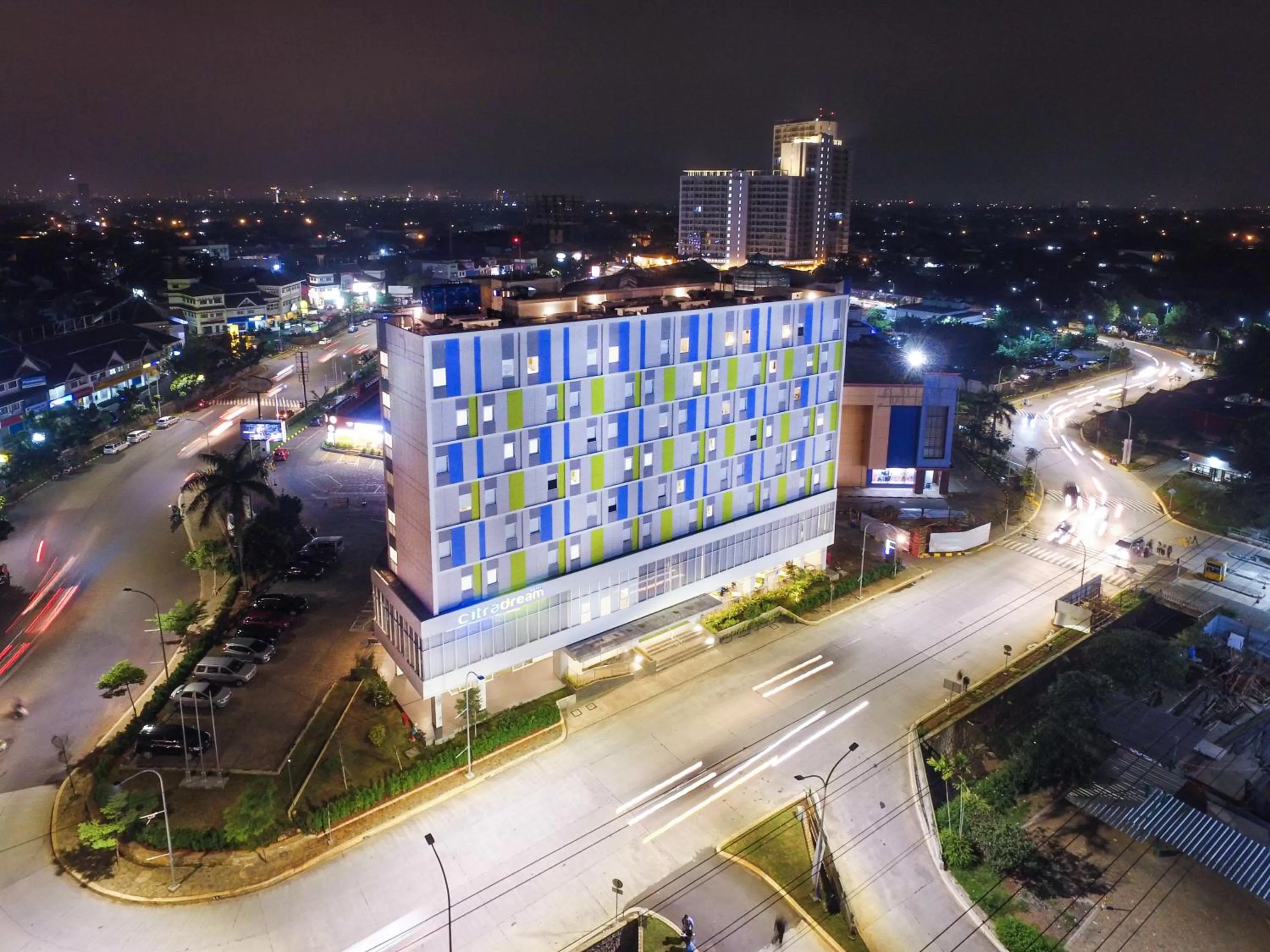 Nearby landmark in Hotel Citradream Bintaro