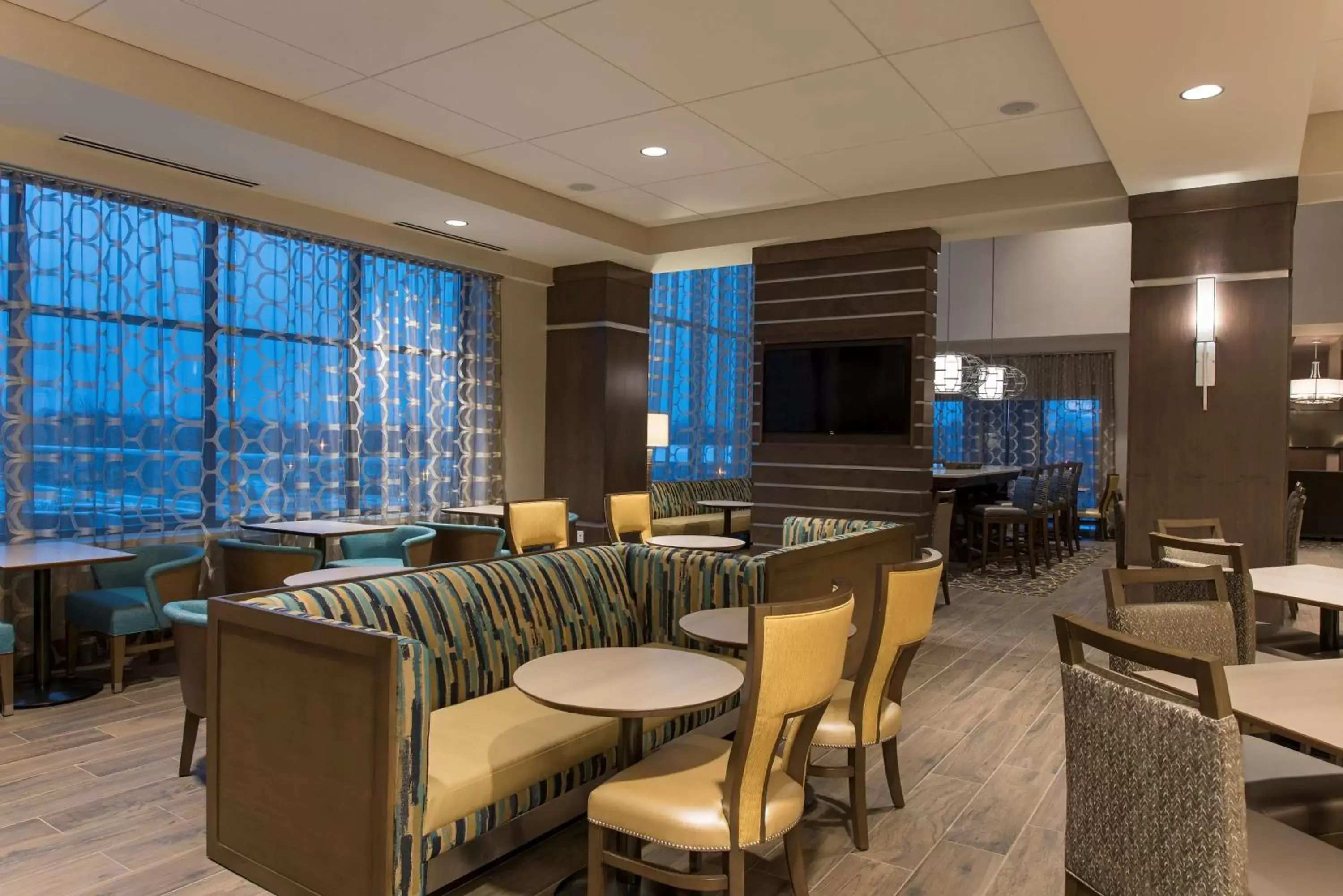 Lobby or reception, Restaurant/Places to Eat in Hampton Inn & Suites Grand Rapids Downtown
