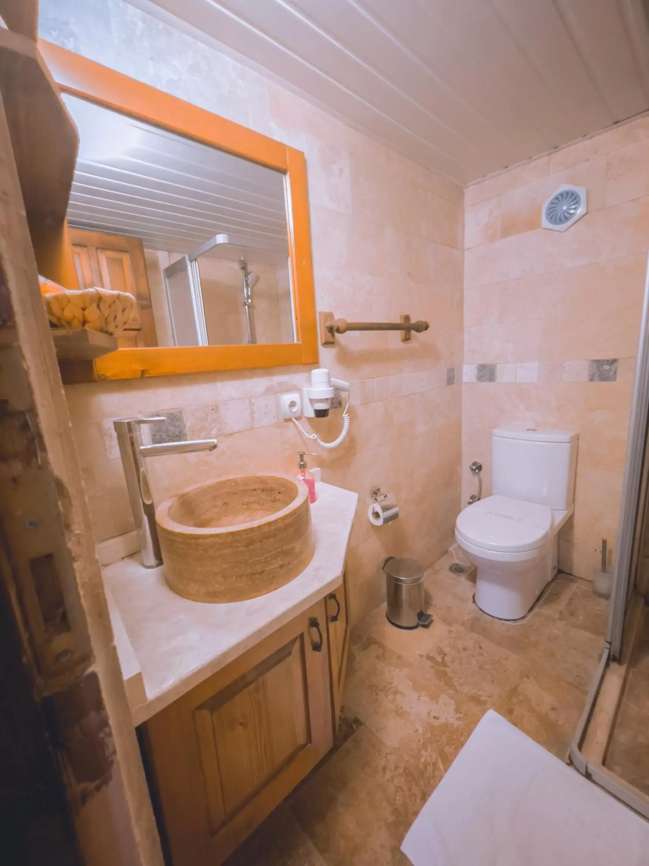 Bathroom in Local Cave House Hotel