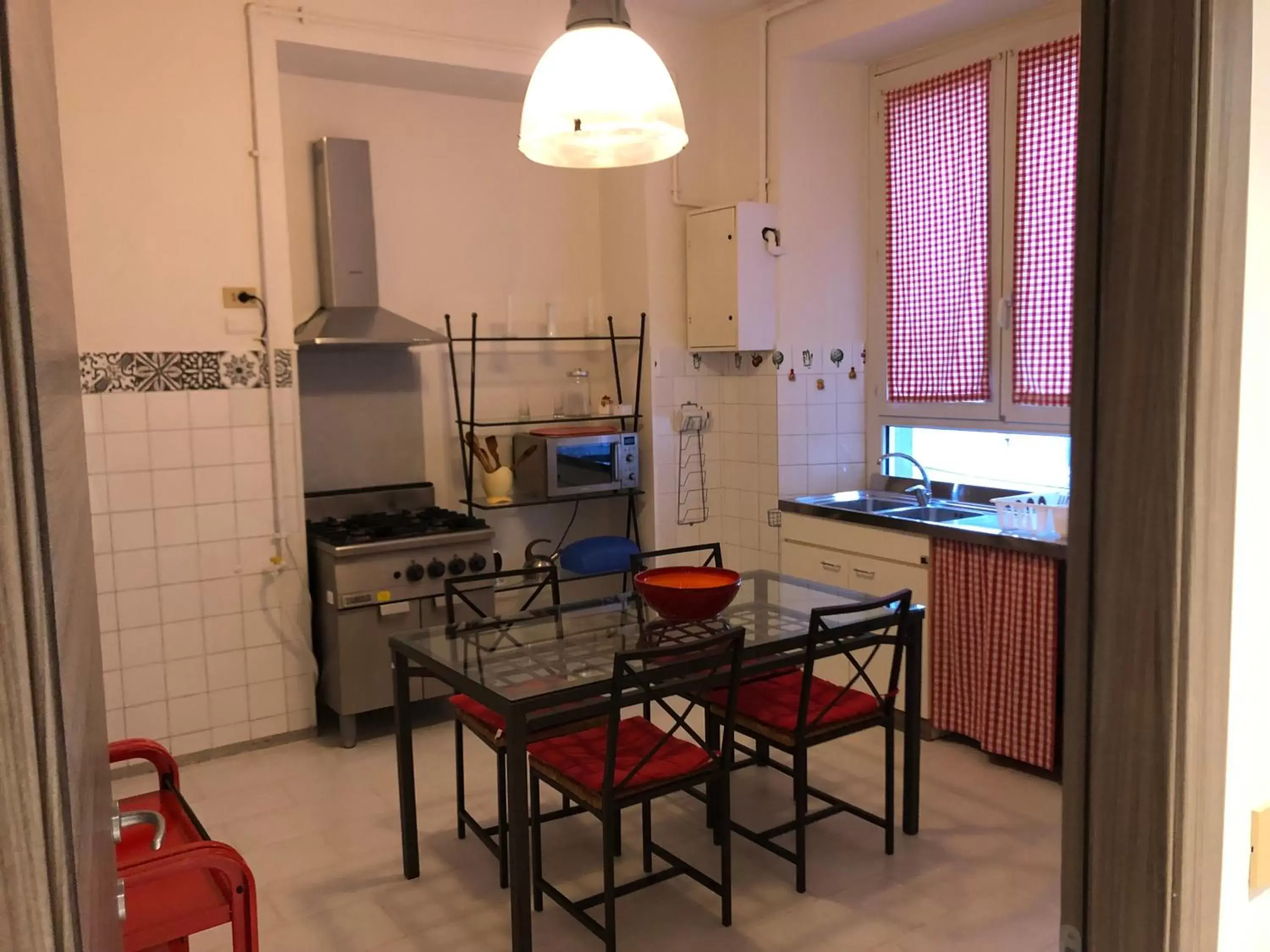 Kitchen/Kitchenette in Hotel Cairoli