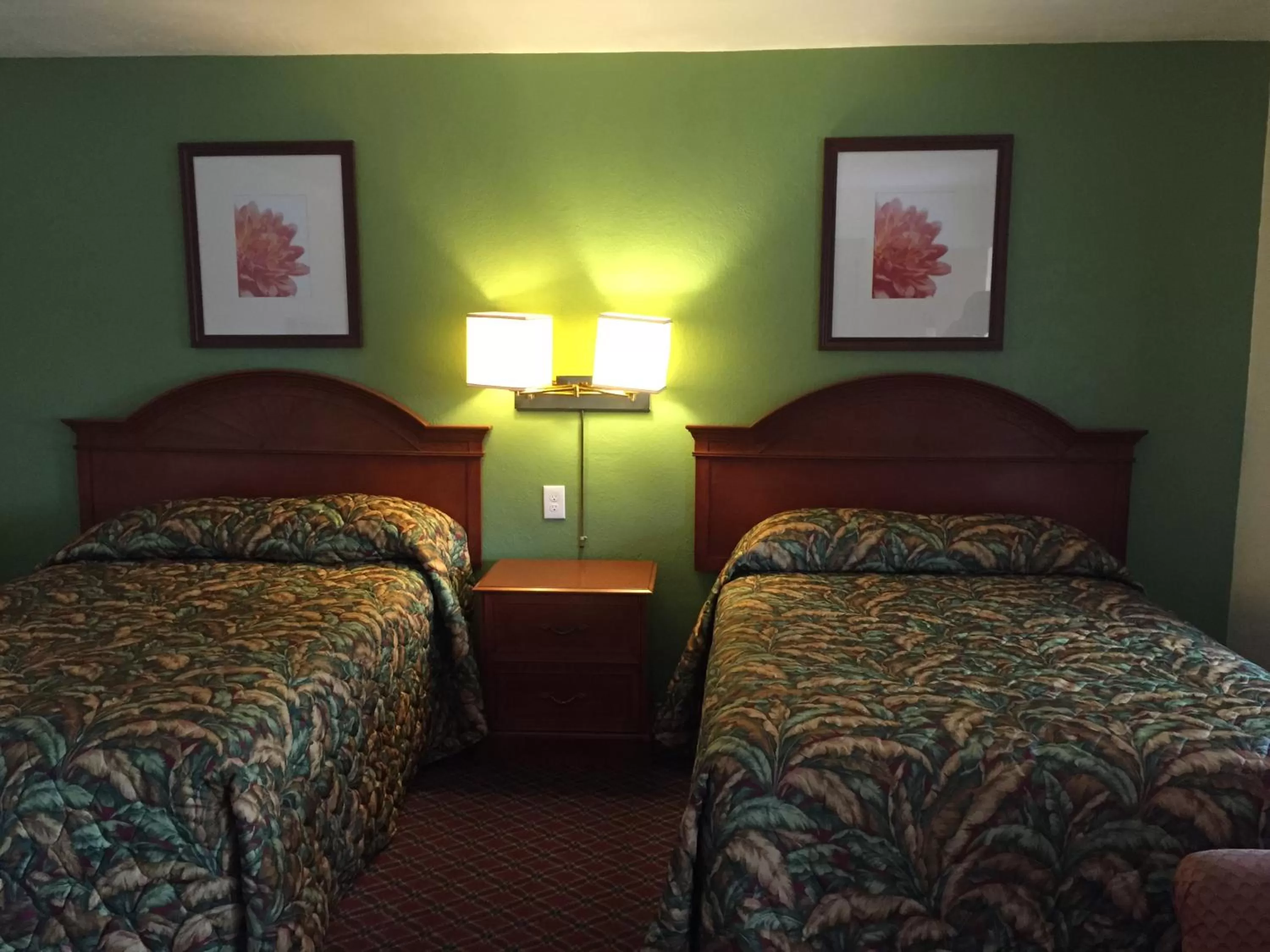 Bed in Hacienda Motel