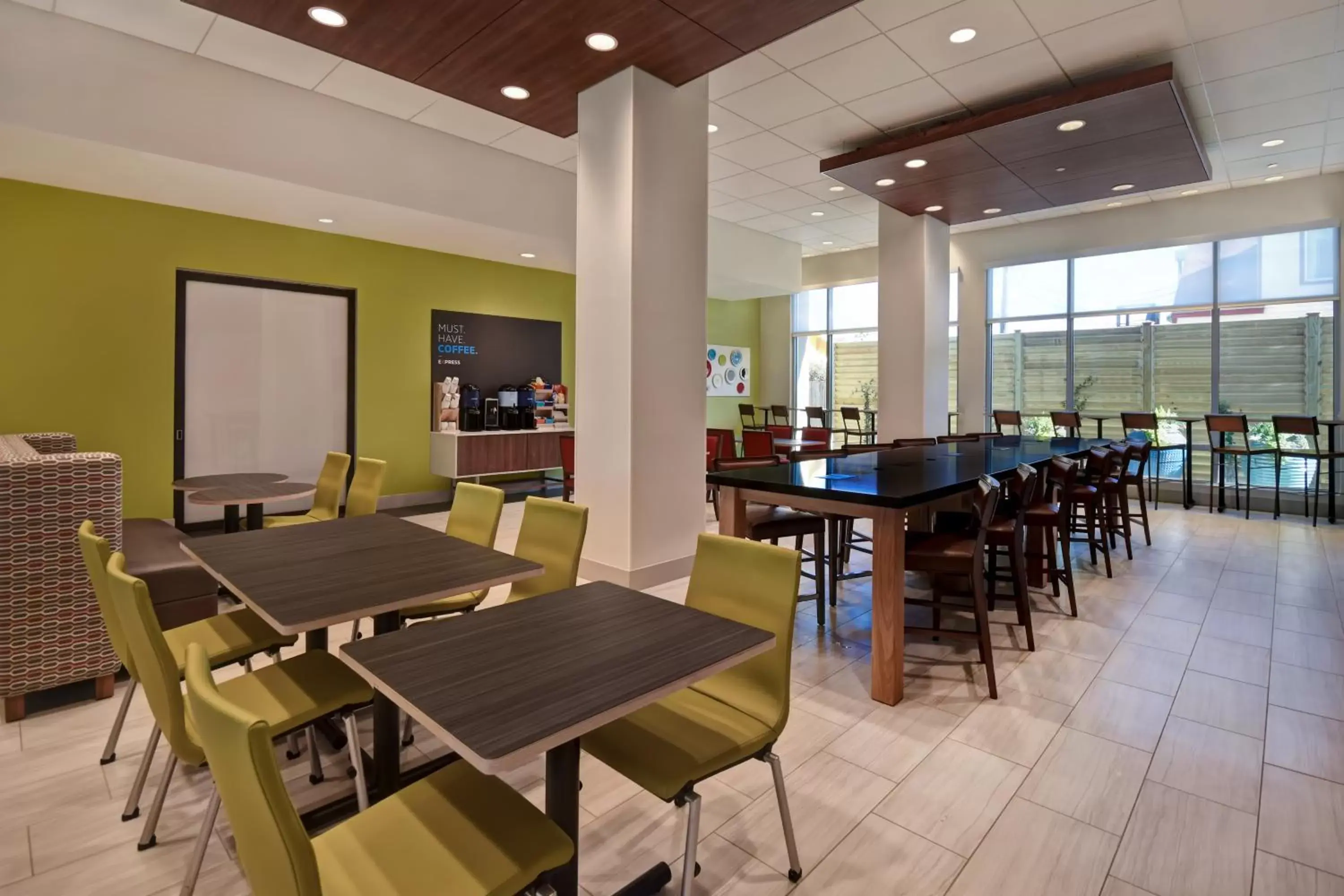 Breakfast, Restaurant/Places to Eat in Holiday Inn Express & Suites - Galveston Beach, an IHG Hotel