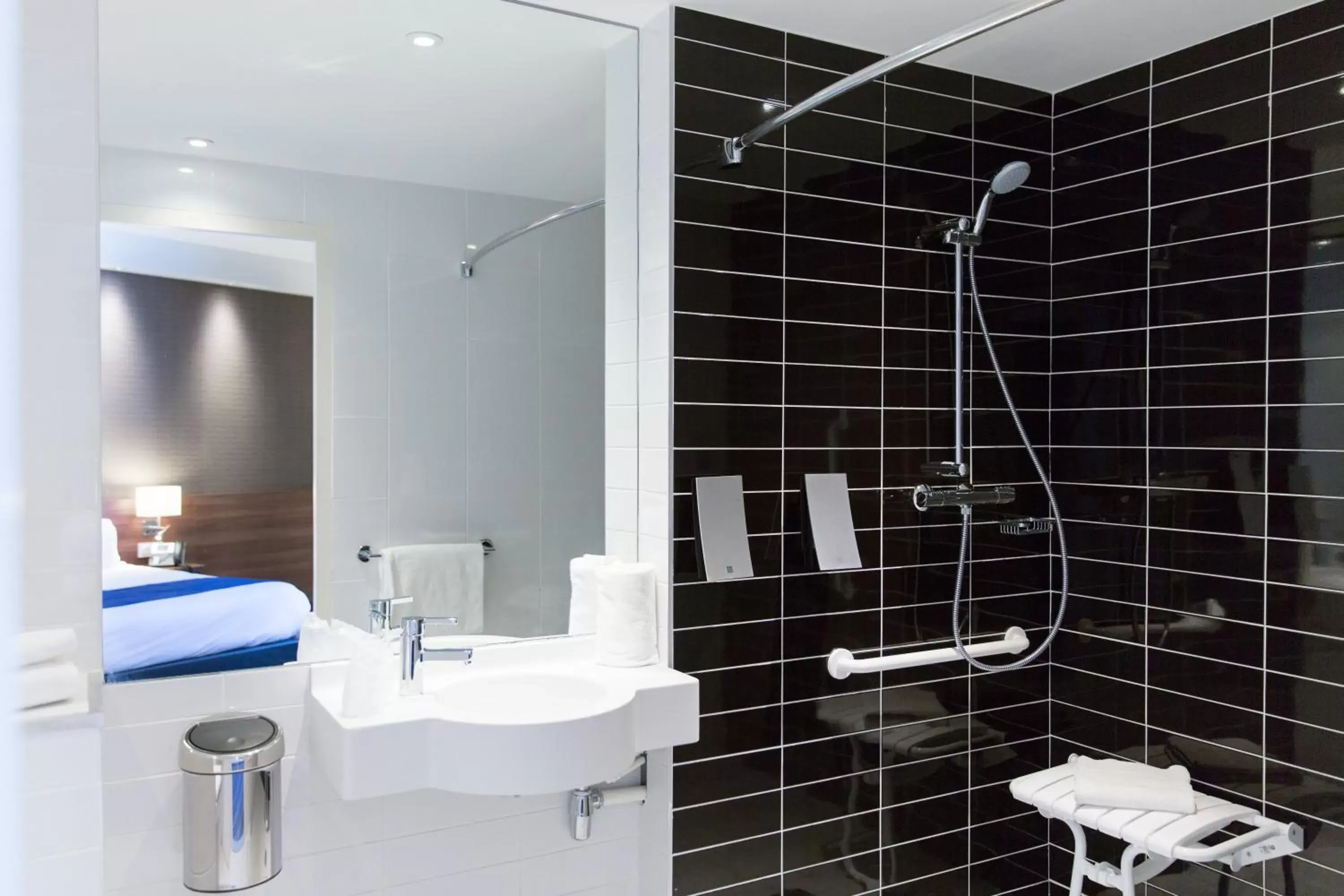 Bathroom in Holiday Inn Express Toulon - Est, an IHG Hotel