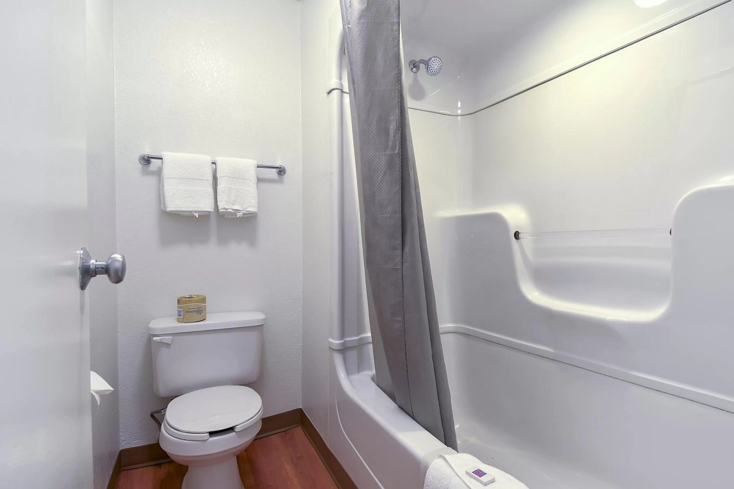 Shower in Motel 6-Arcadia, CA - Los Angeles - Pasadena Area