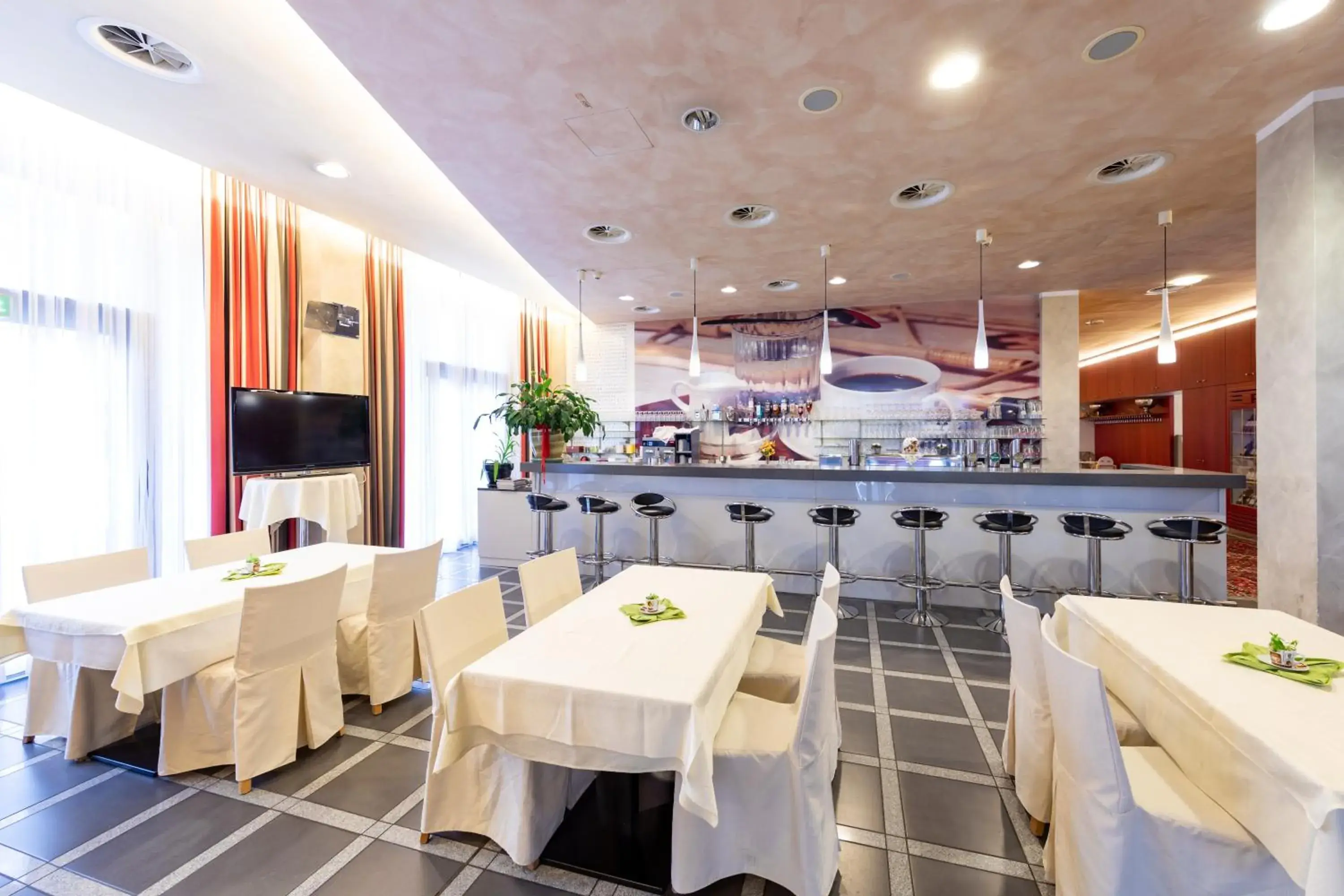 Lounge or bar, Restaurant/Places to Eat in Hotel Bokan Exclusiv