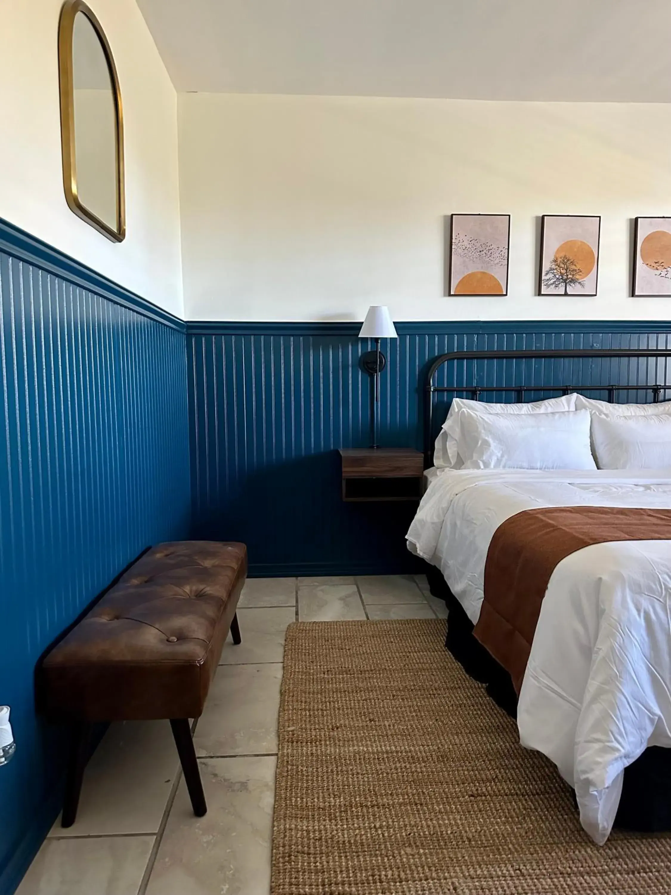 Bed in Budget Host East End Hotel in Riverhead Bed in Budget Host East End Hotel in Riverhead