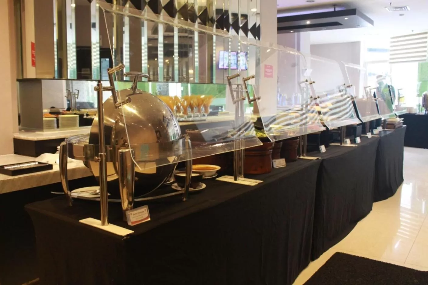 Restaurant/places to eat in Swiss-Belinn Tunjungan Surabaya