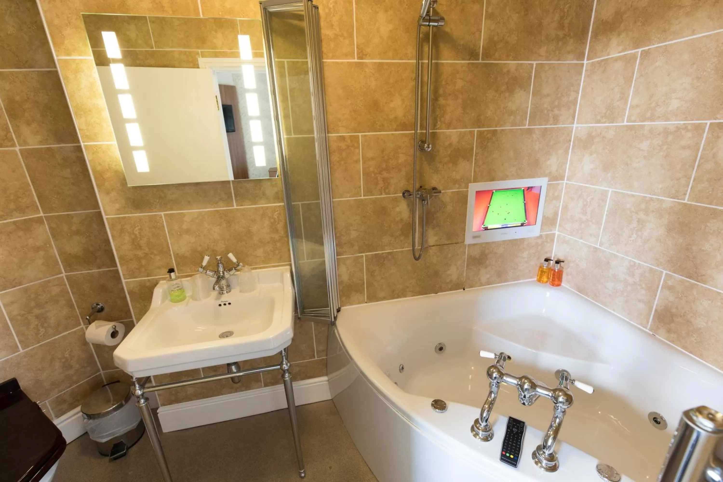 Bathroom in The Resolution Hotel