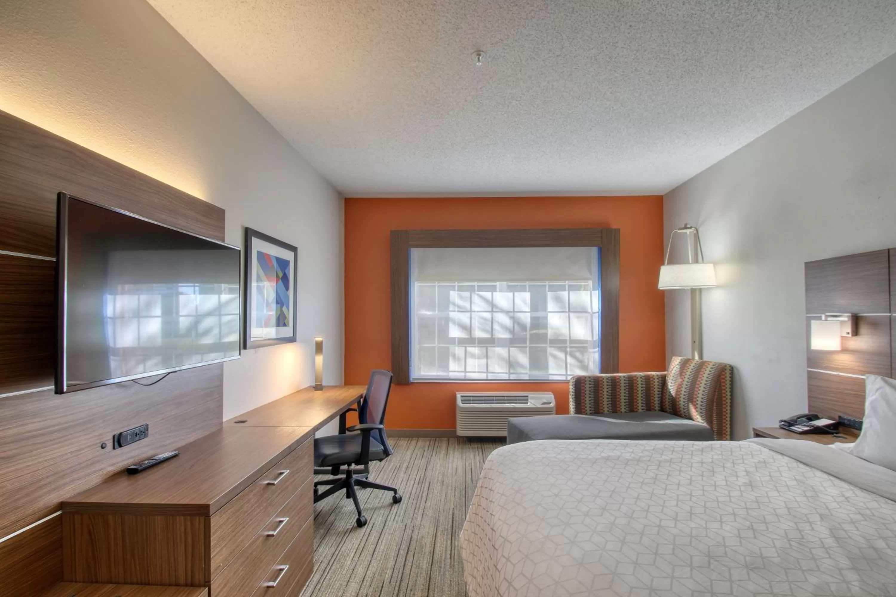 Photo of the whole room, Bed in Holiday Inn Express Hotel & Suites Oshkosh - State Route 41 by IHG