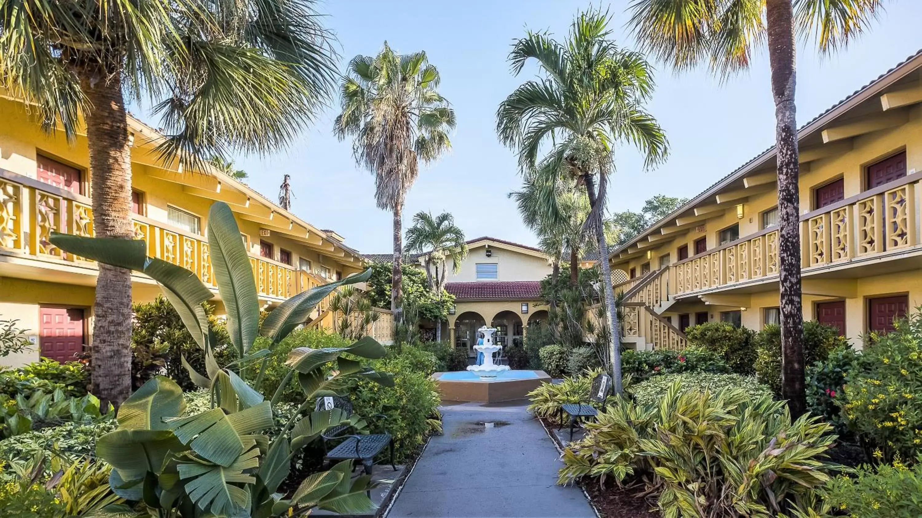 Property building in Red Roof Inn Tampa Bay - St. Petersburg