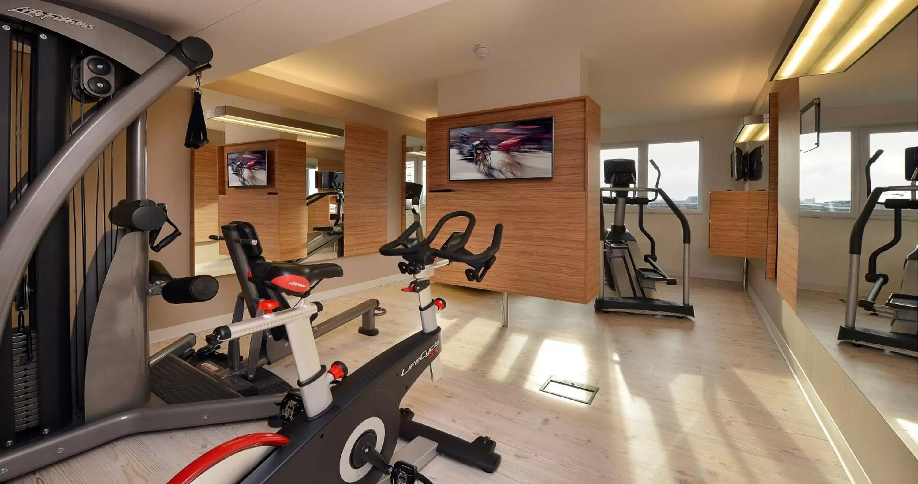 Fitness centre/facilities, Fitness Center/Facilities in Best Western Plus Delta Park Hotel