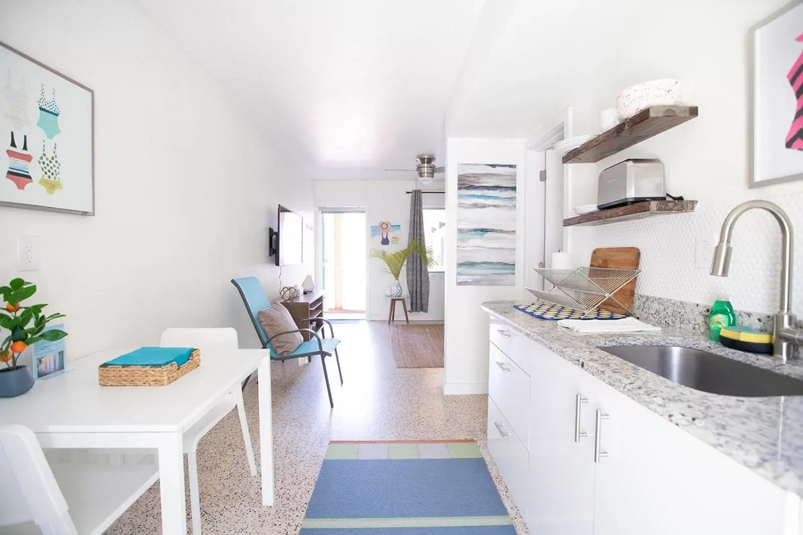 Kitchen/Kitchenette in Casa Limonada Boutique Motel