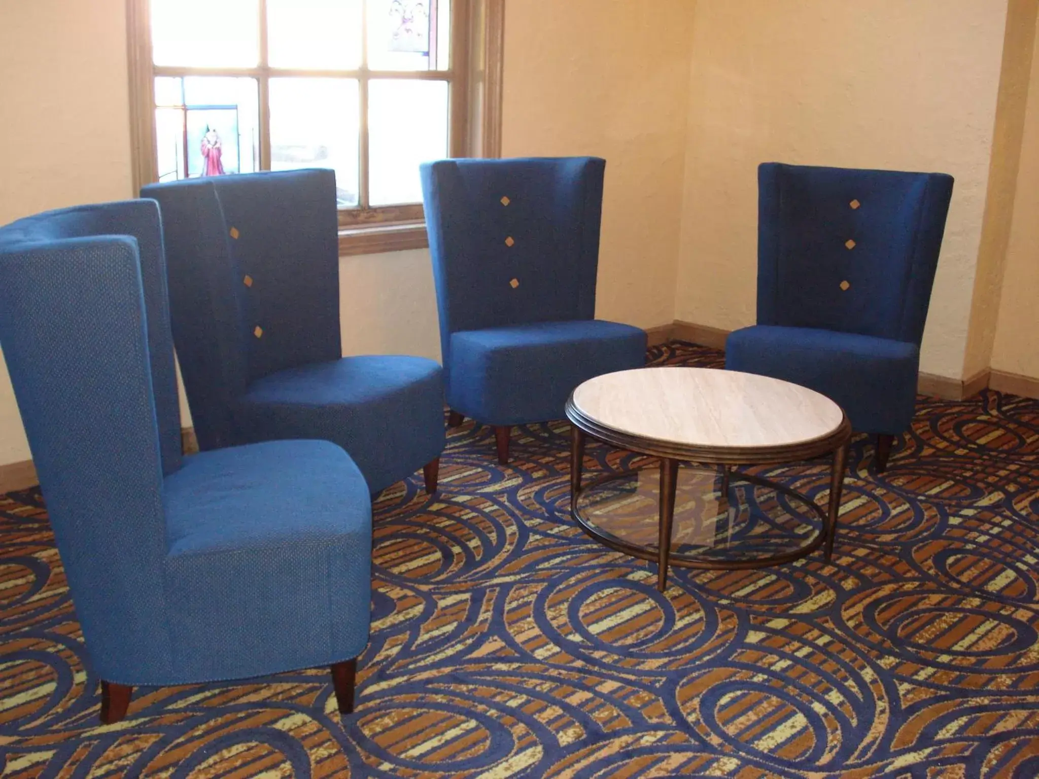 Lobby or reception, Seating Area in The Chateau Bloomington Hotel and Conference Center