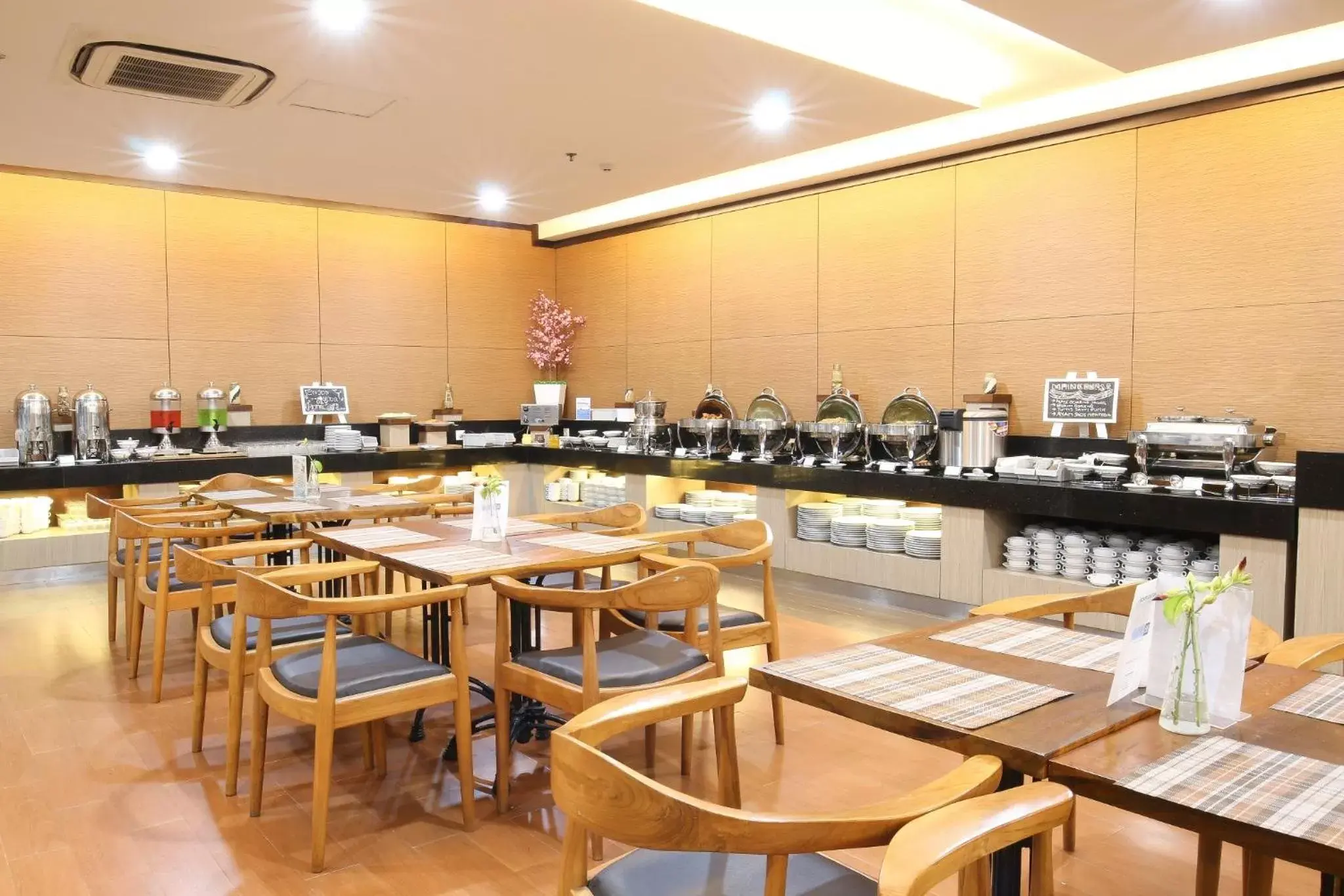 Restaurant/places to eat in Terraz Tree Hotel Jakarta Restaurant/places to eat in Terraz Tree Hotel Jakarta