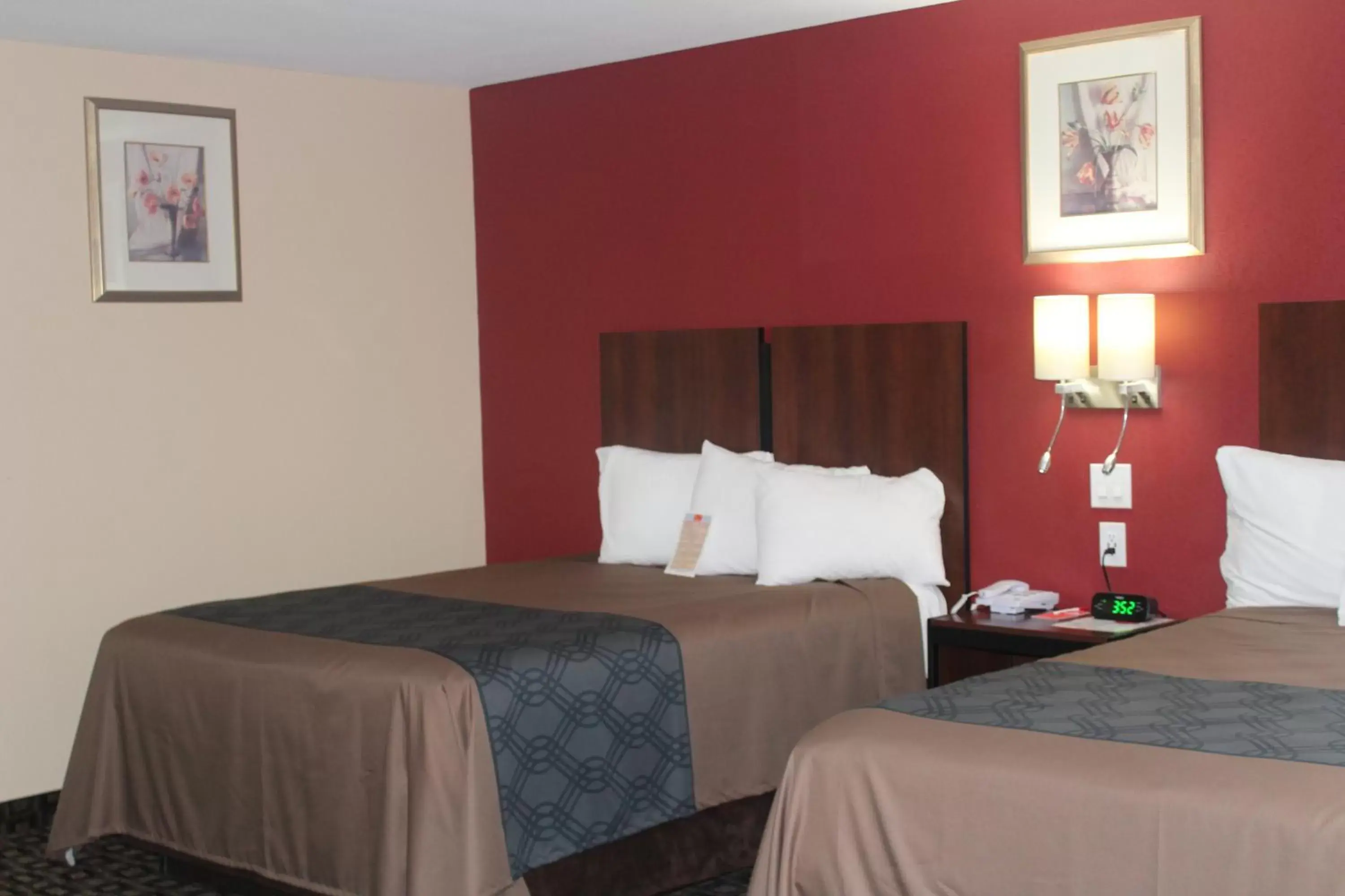 Bed in Americas Best Value Inn-Near NRG Park/Medical Center