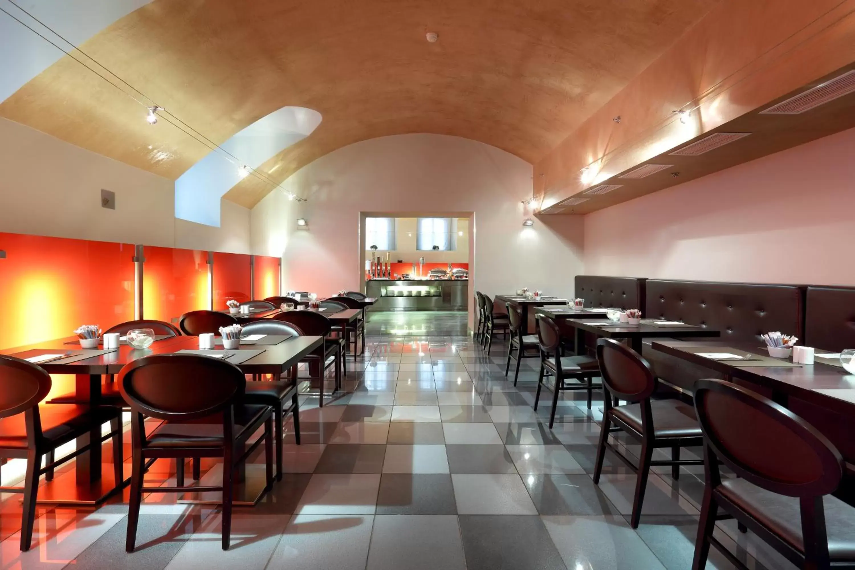 Lounge or bar, Restaurant/Places to Eat in Eurostars Thalia
