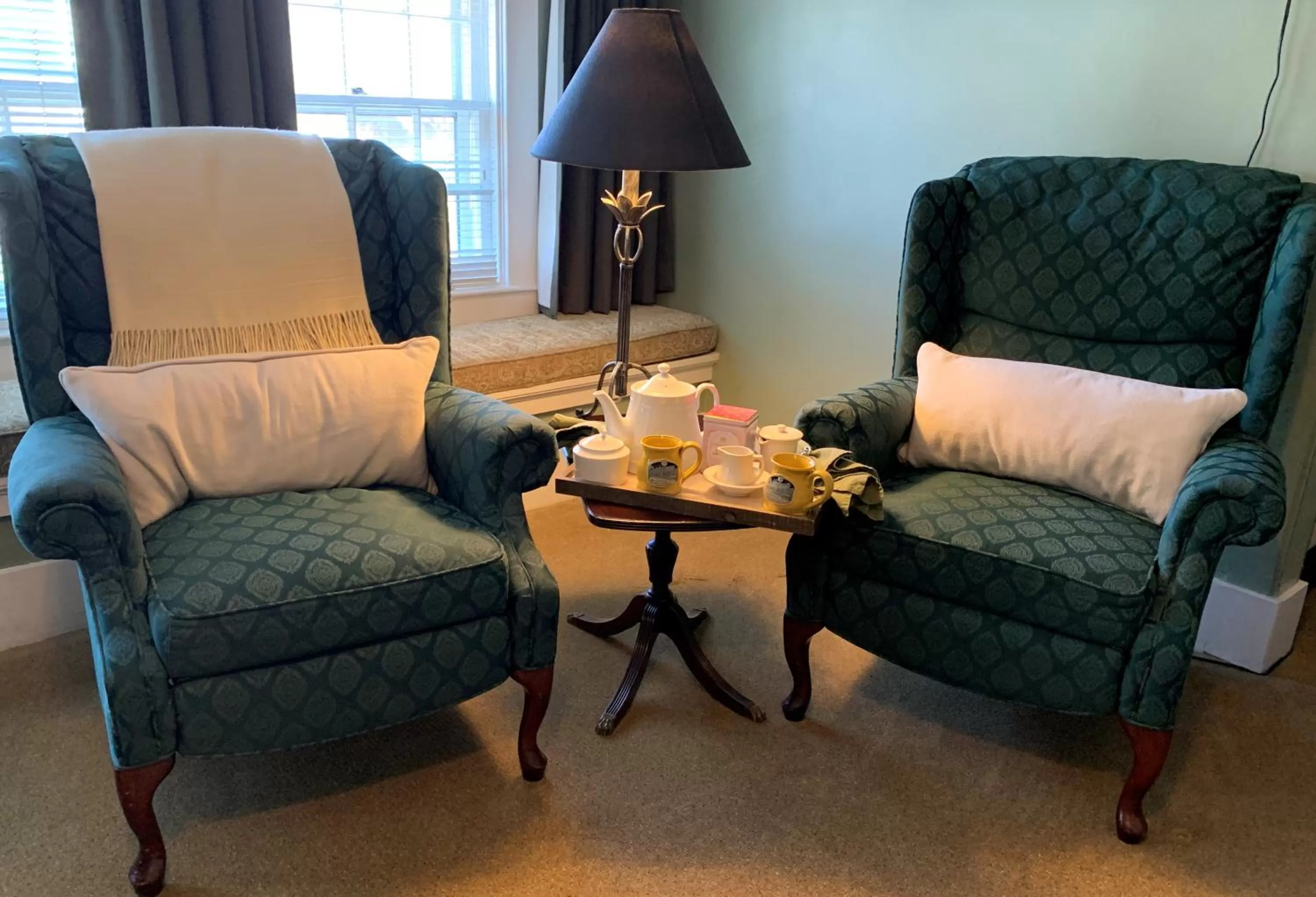 Coffee/tea facilities in Bayberry Inn B&B and Oregon Wellness Retreat