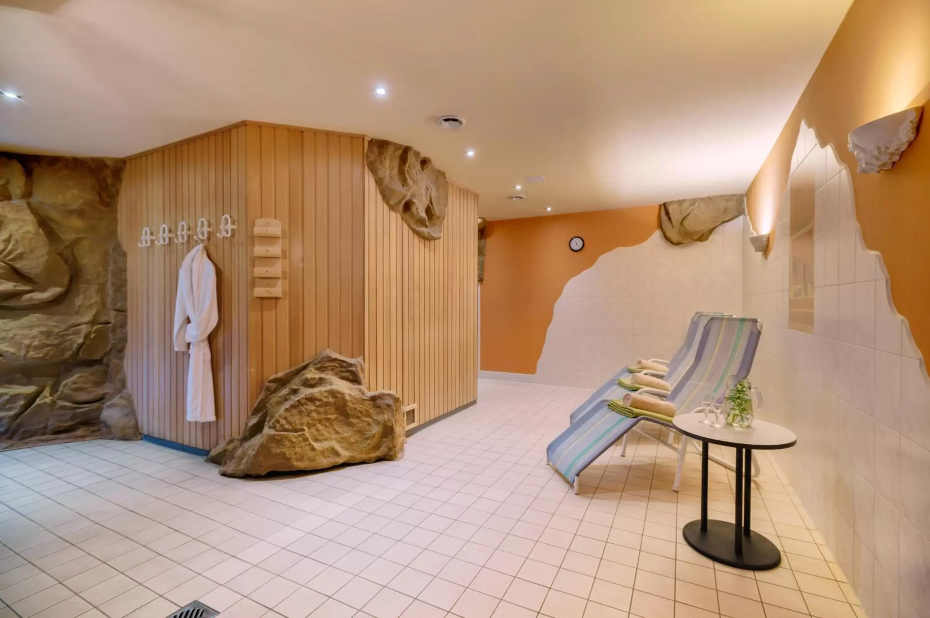 Massage, Seating Area in Waldhotel Vogtland