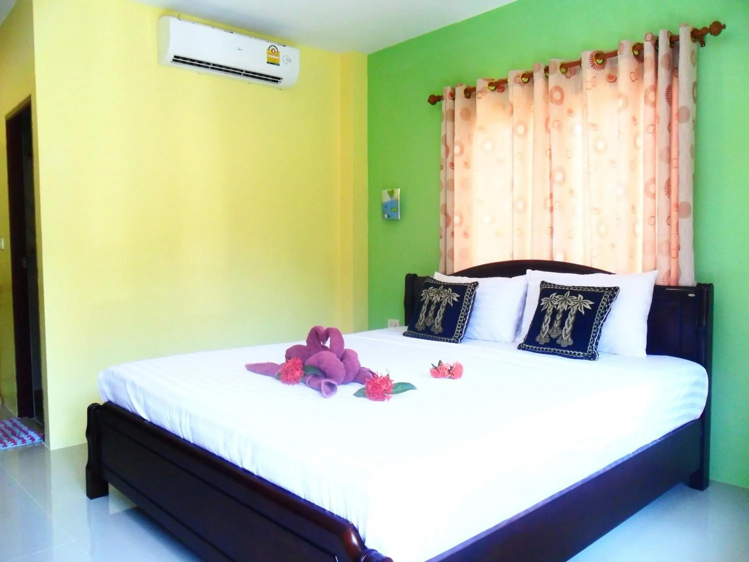 Bed in Lanta New Beach Bungalows - SHA Plus