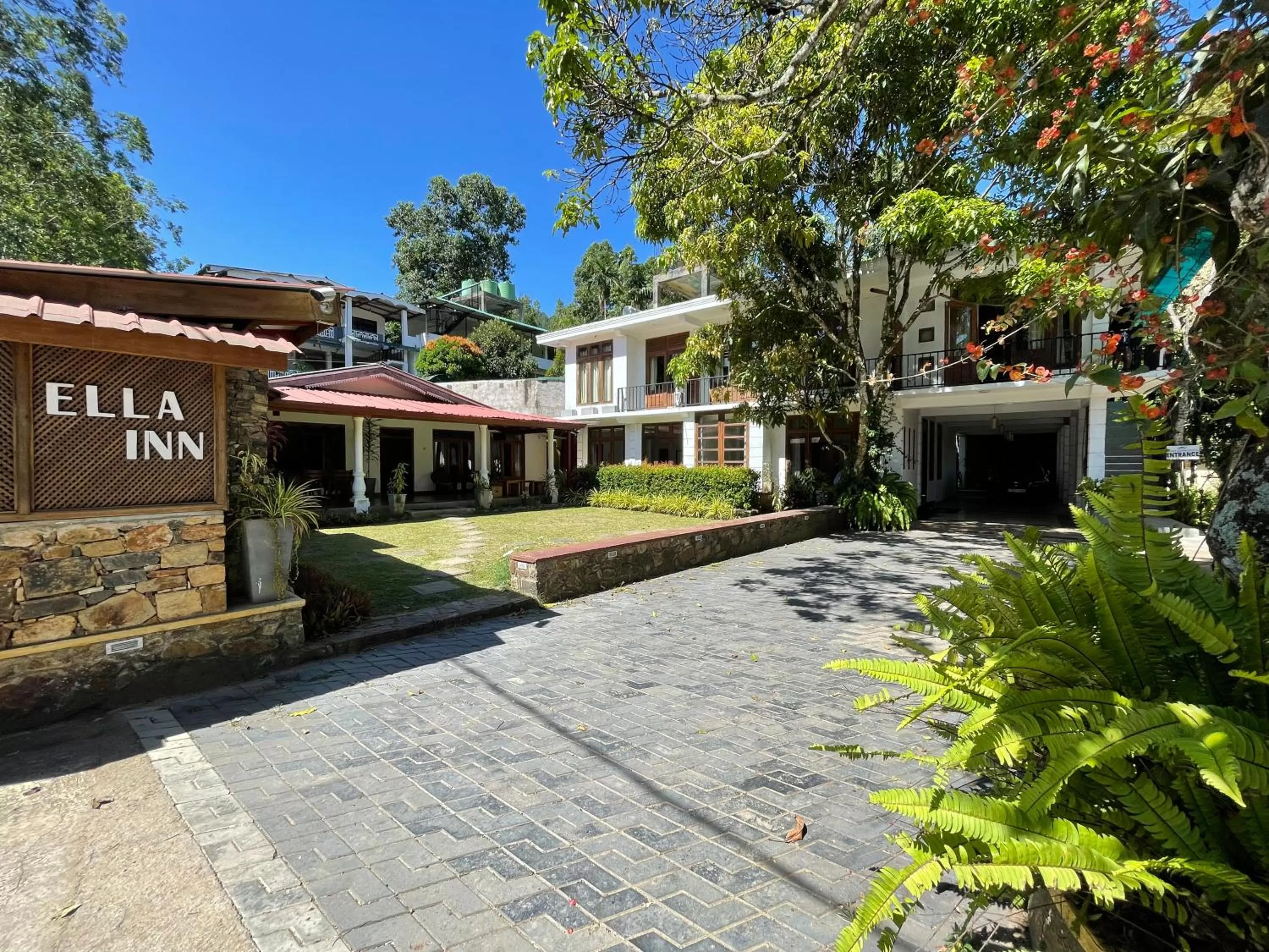 Property building in Ella Inn Hotel