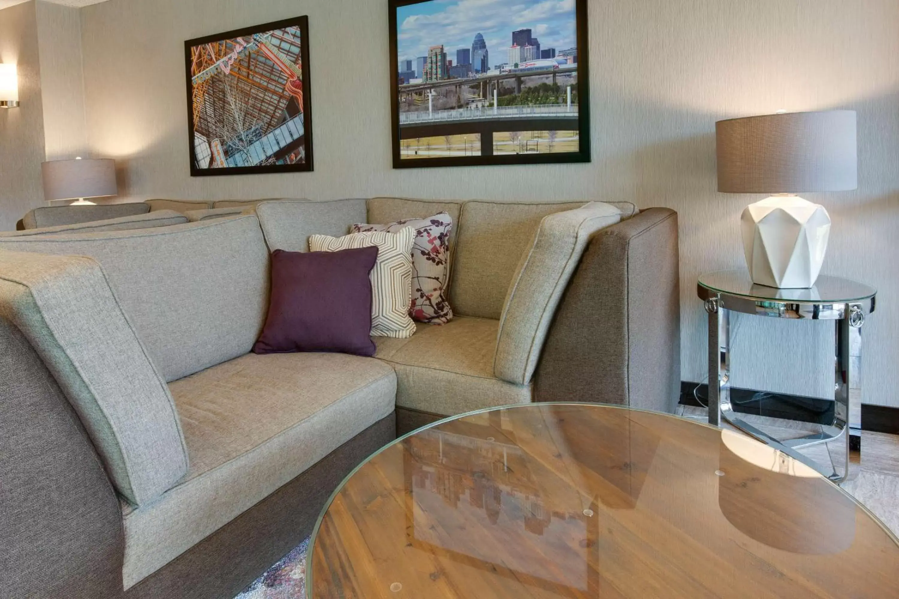 Lobby or reception, Seating Area in Drury Inn & Suites Louisville East