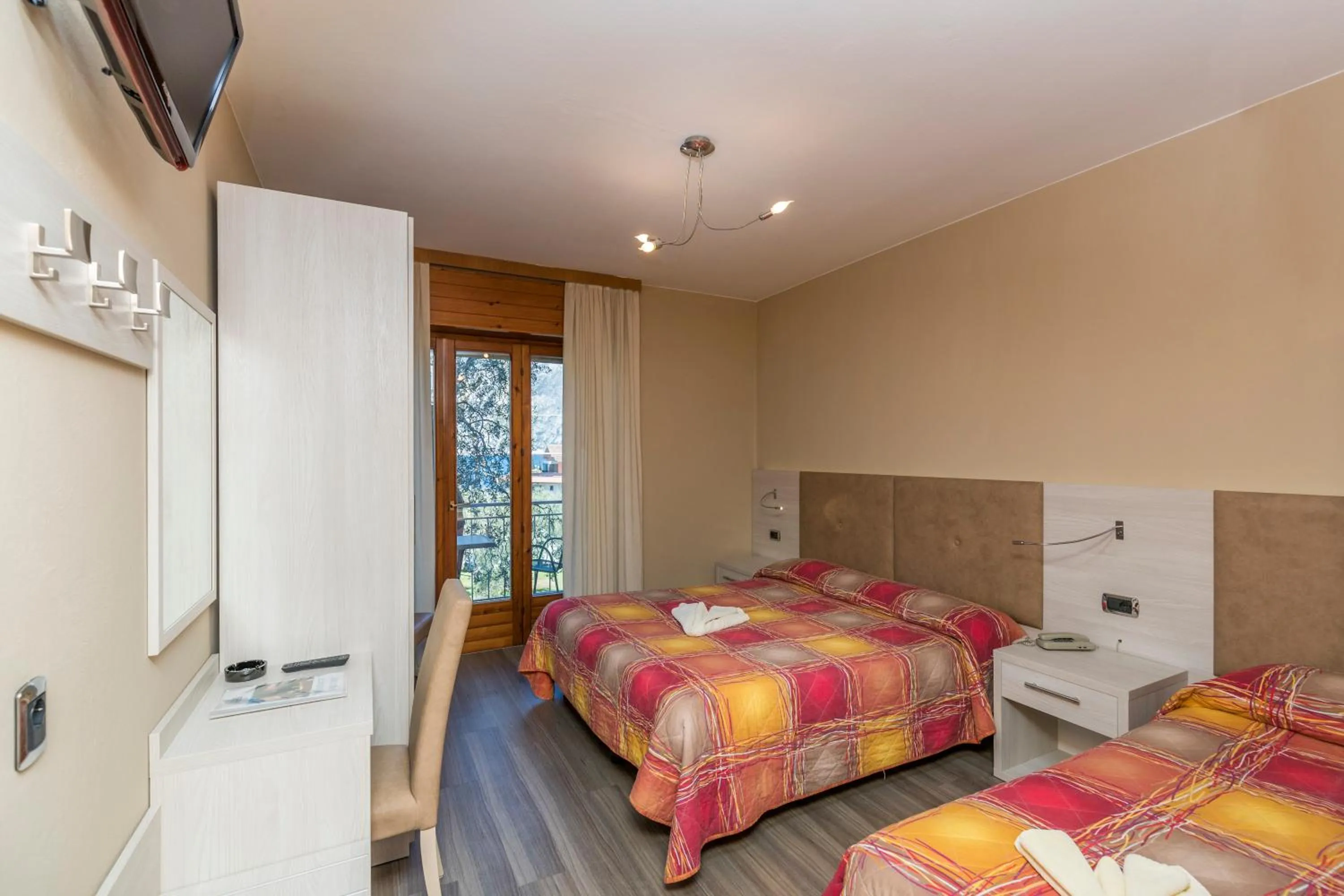 Photo of the whole room, Bed in Garnì Casa Rabagno
