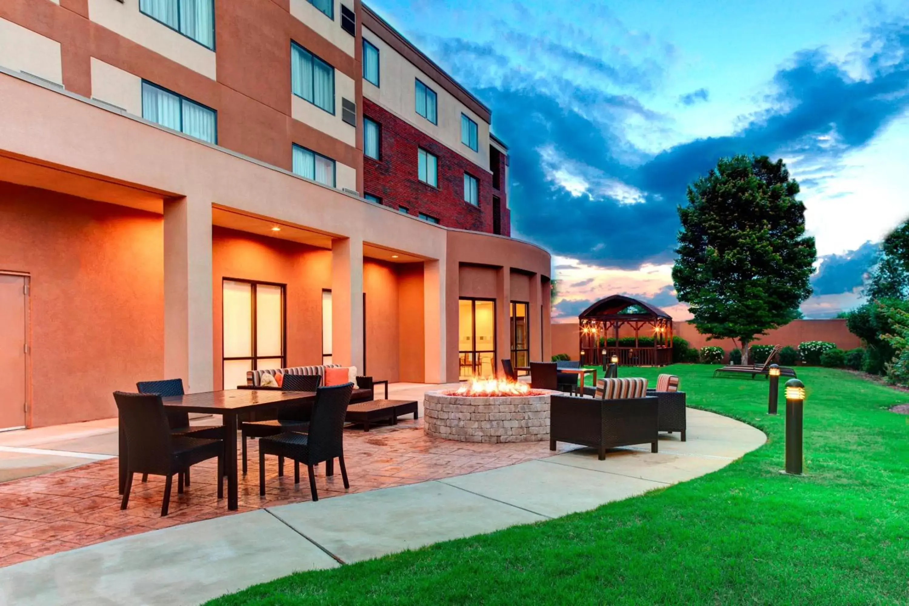 Property Building in Courtyard by Marriott Anniston Oxford