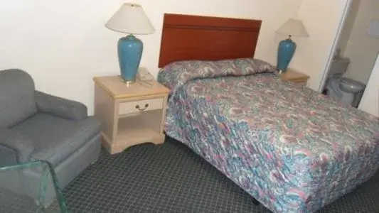 Bed in Longhorn Motel Boise City