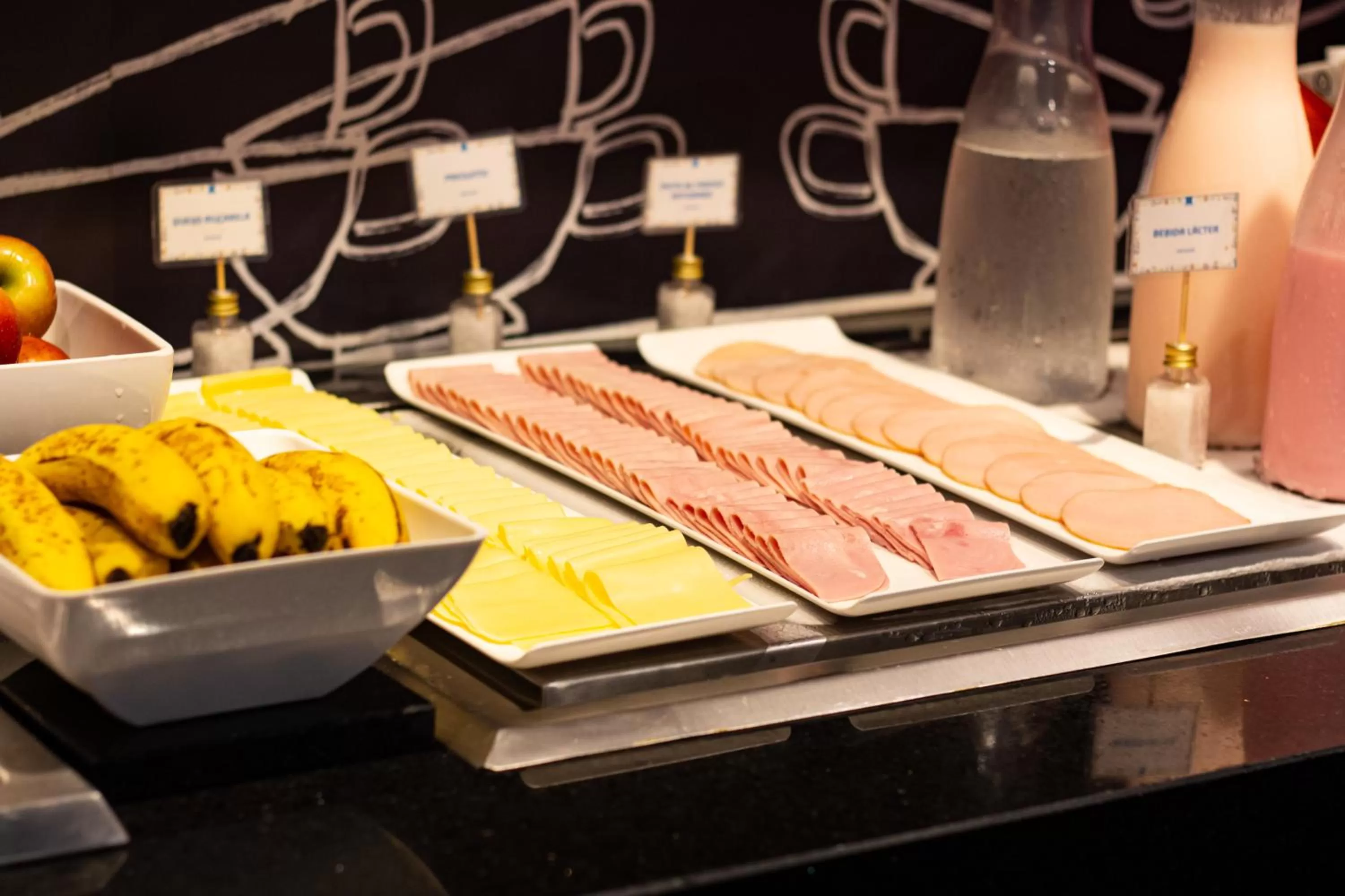 Food and drinks in ibis budget Curitiba Aeroporto