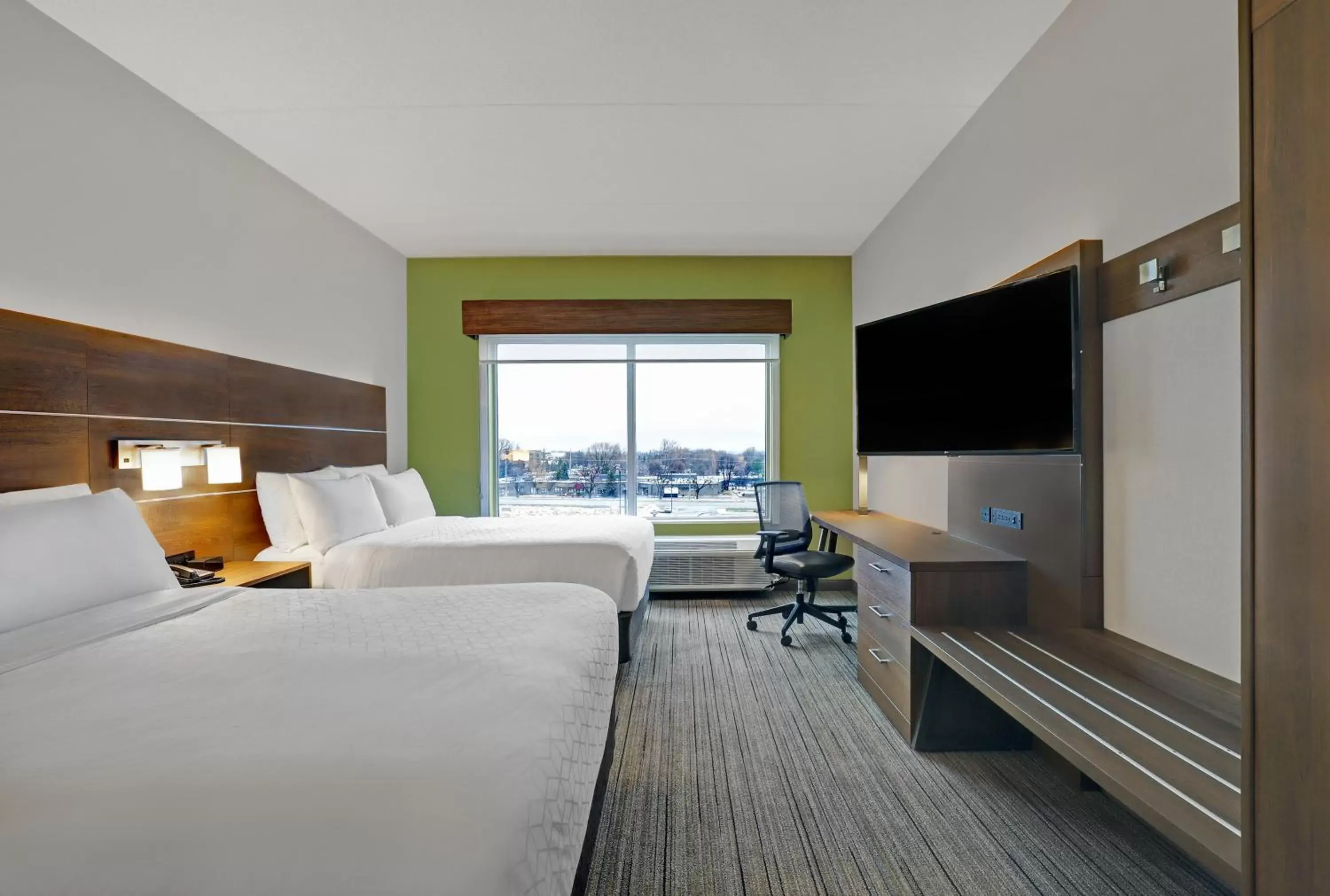 Photo of the whole room in Holiday Inn Express & Suites - Collingwood