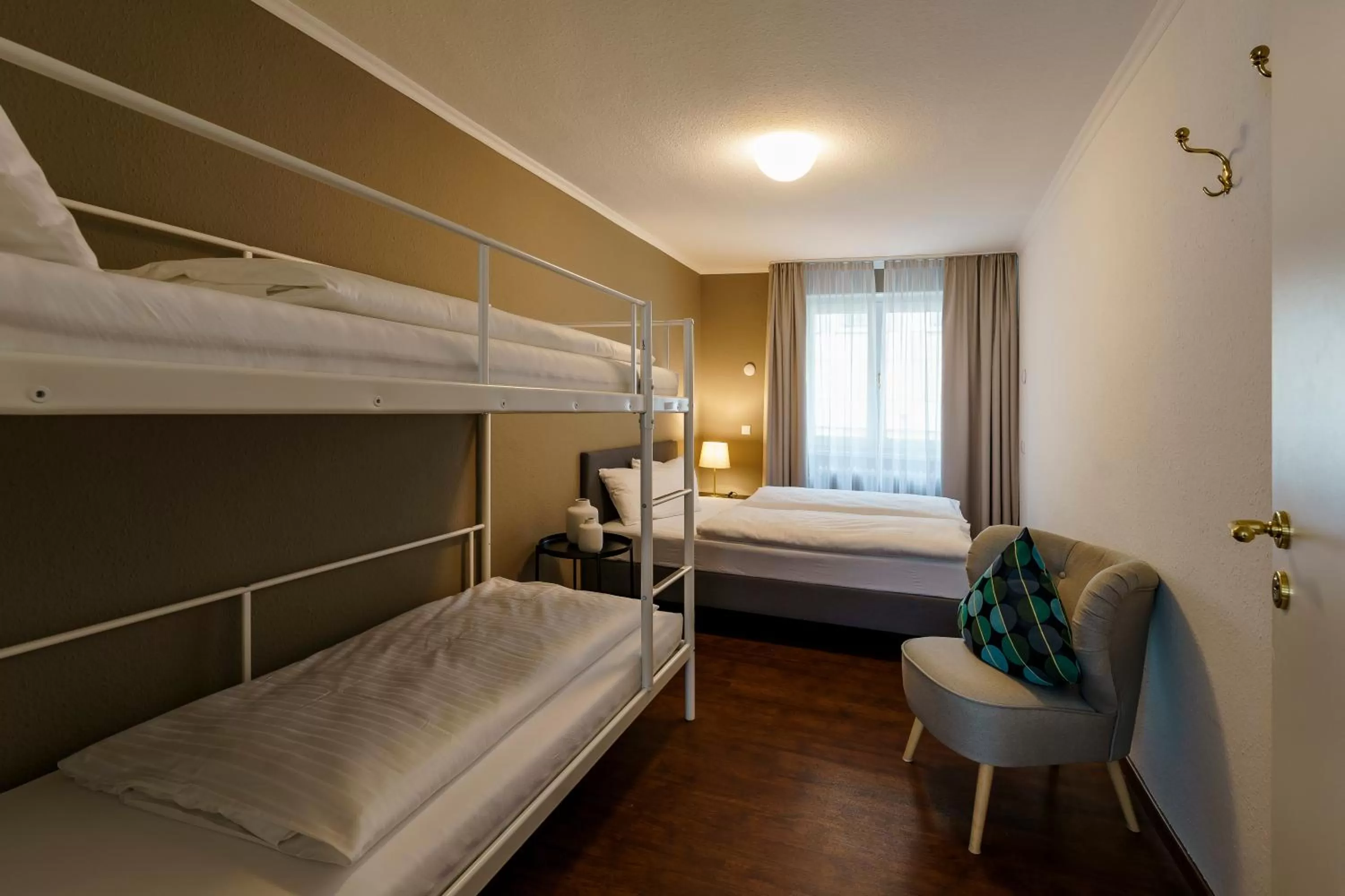 bunk bed, Bed in Hotel Rappen am Münsterplatz