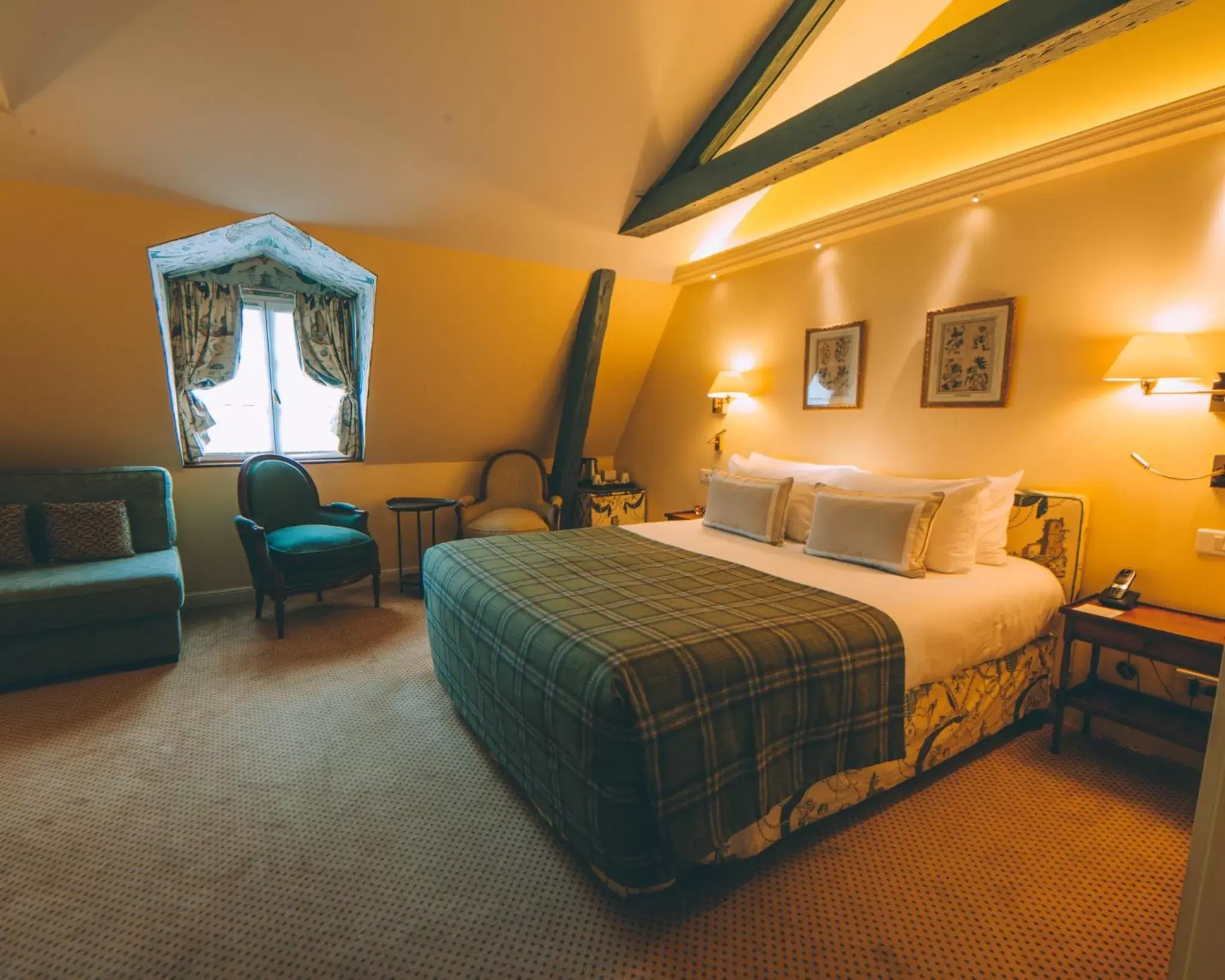 Photo of the whole room, Bed in Le Relais Montmartre