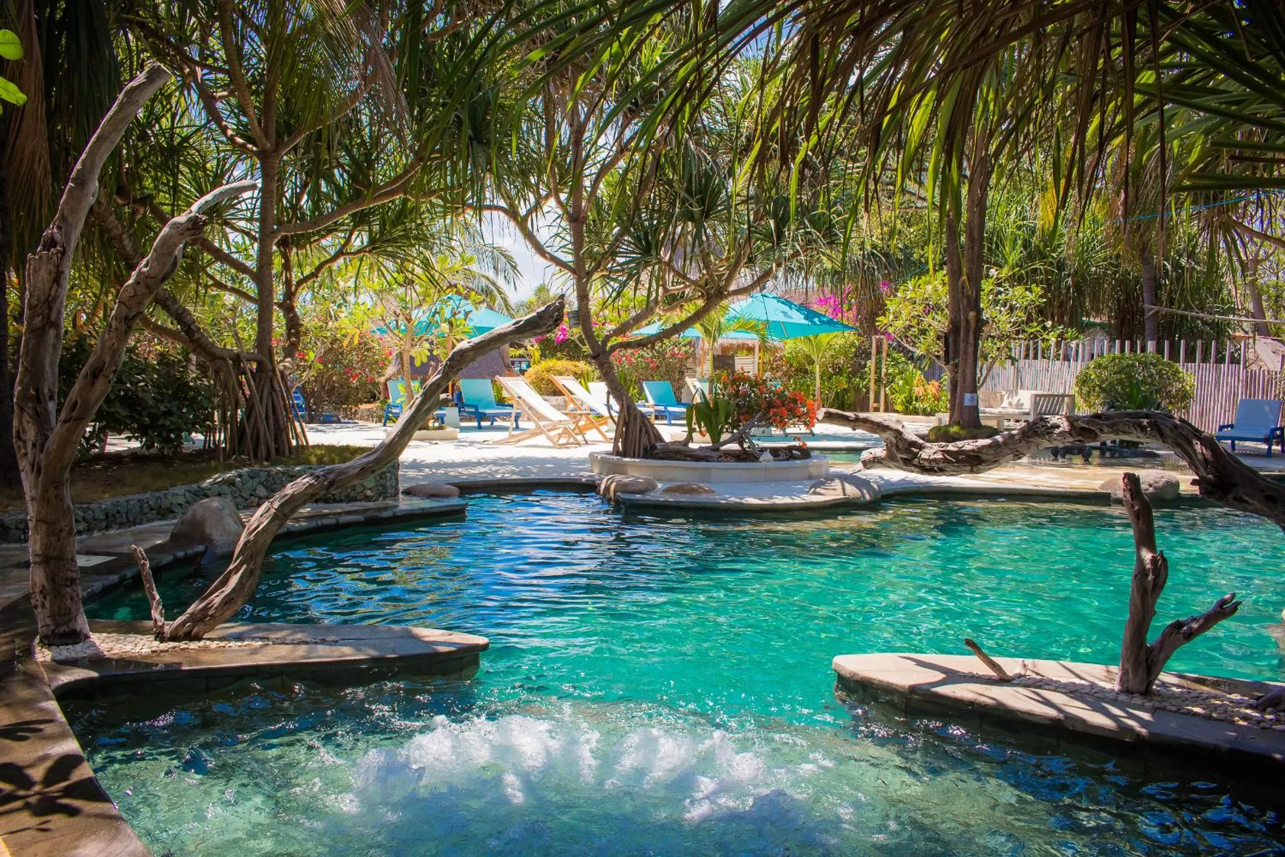 Swimming pool in Sunrise Resort
