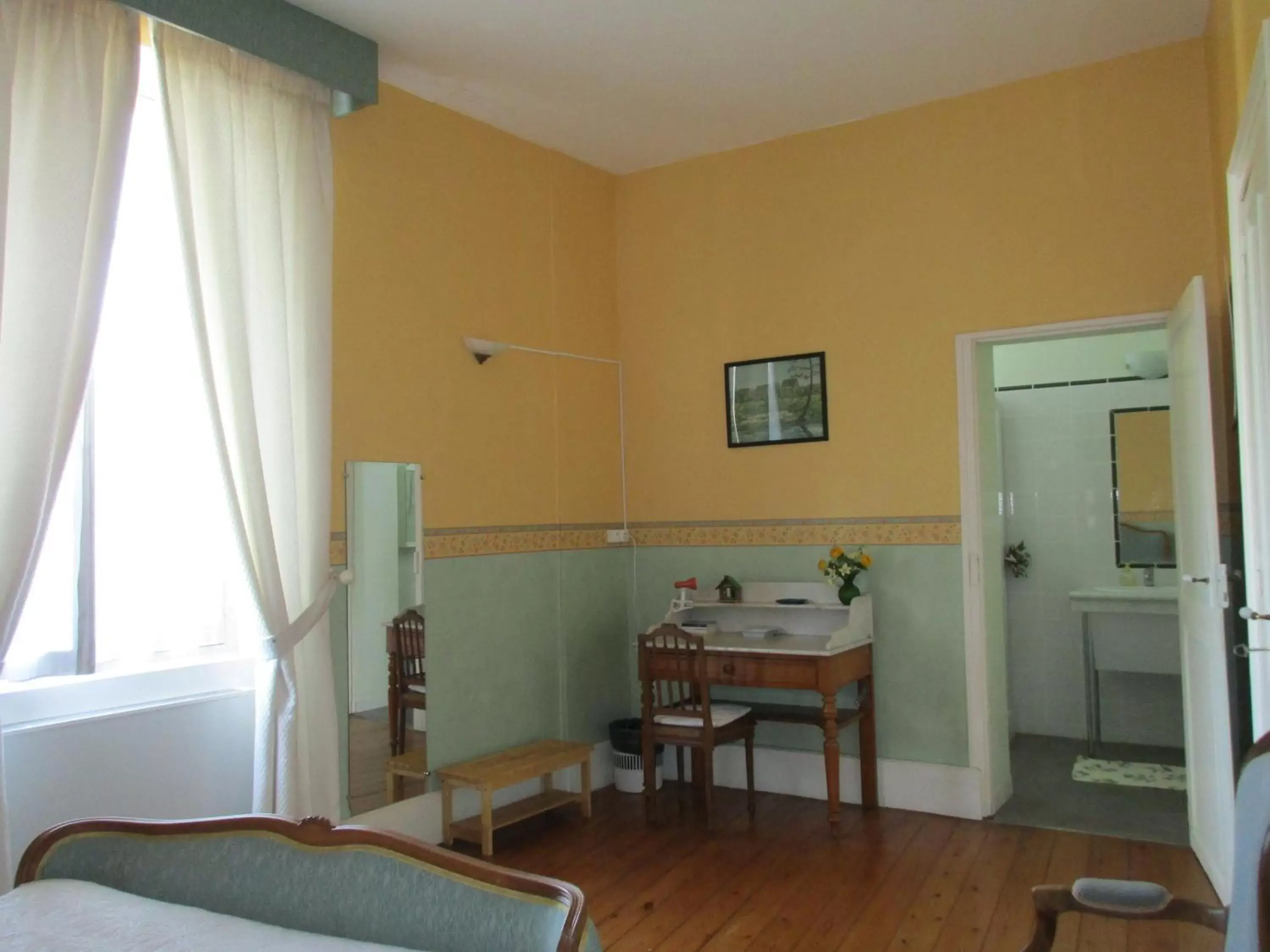 Bedroom, Seating Area in Clos Muneau