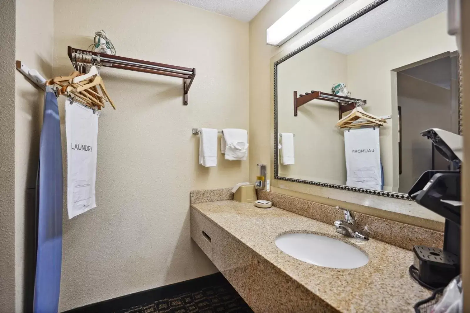 Bathroom in The Guest Lodge Gainesville