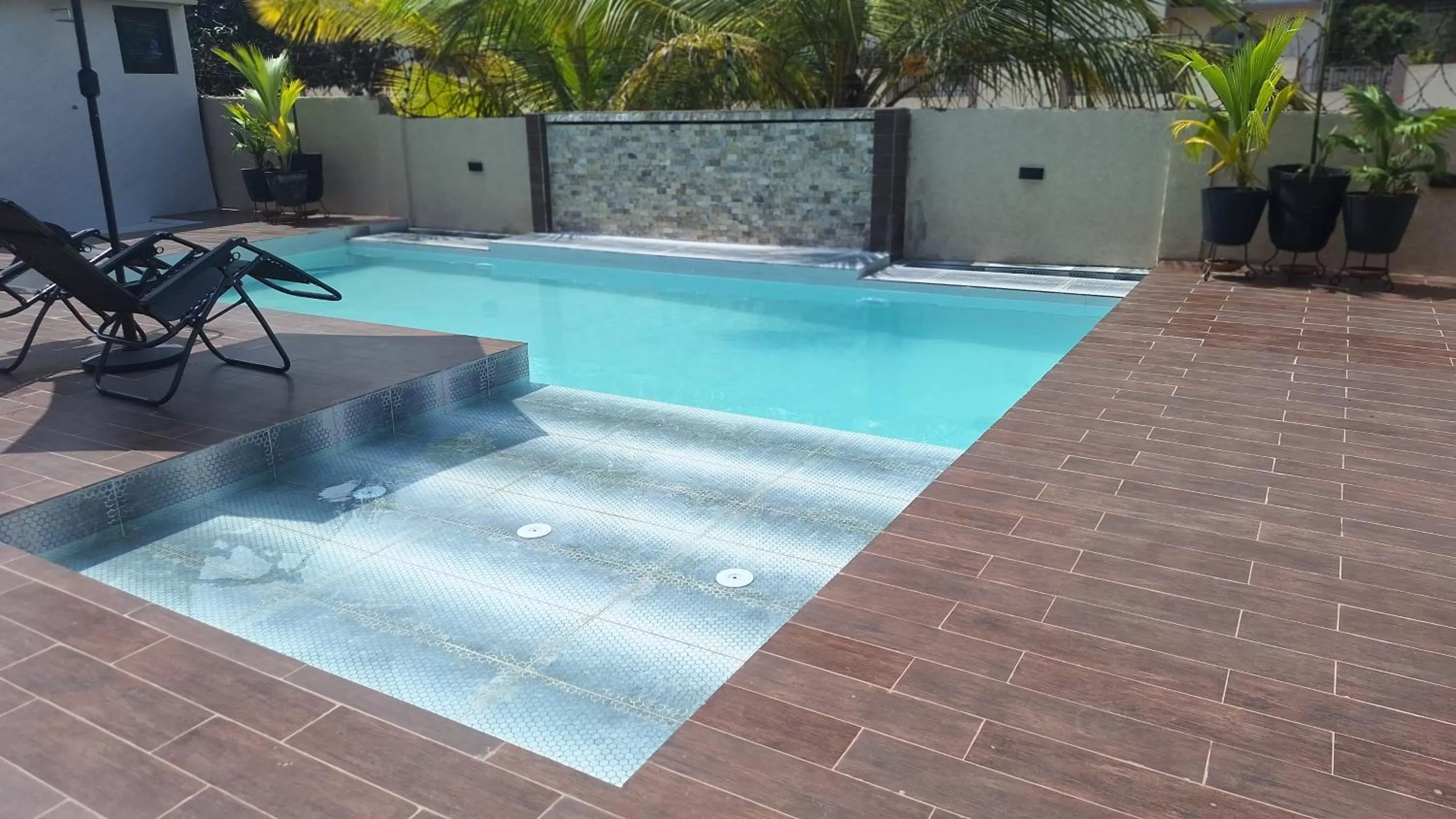 Swimming pool in KoKo Palm Inn LTD