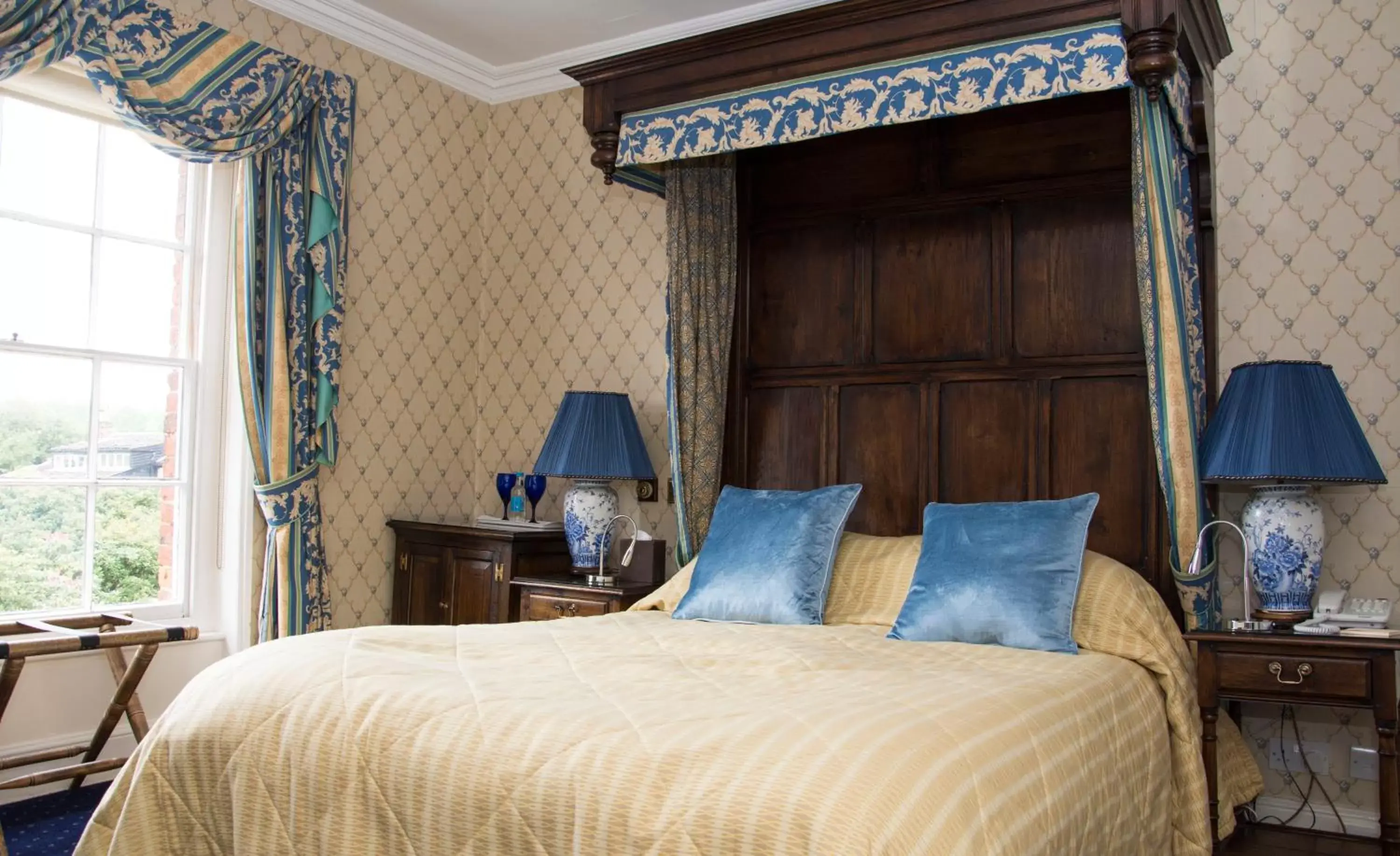 Bed, Room Photo in Beechwood Hotel