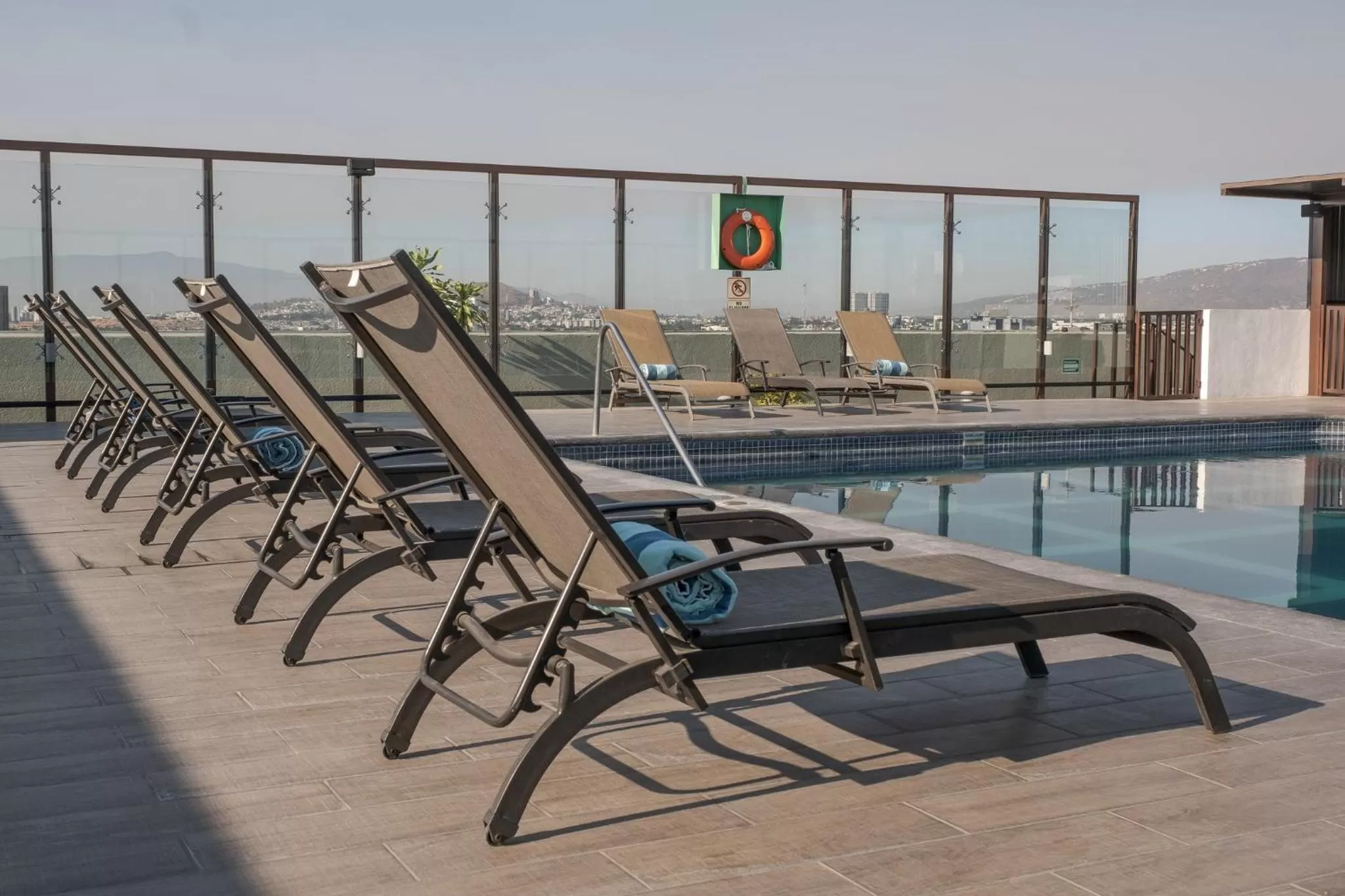 Swimming pool in Holiday Inn Guadalajara Select by IHG