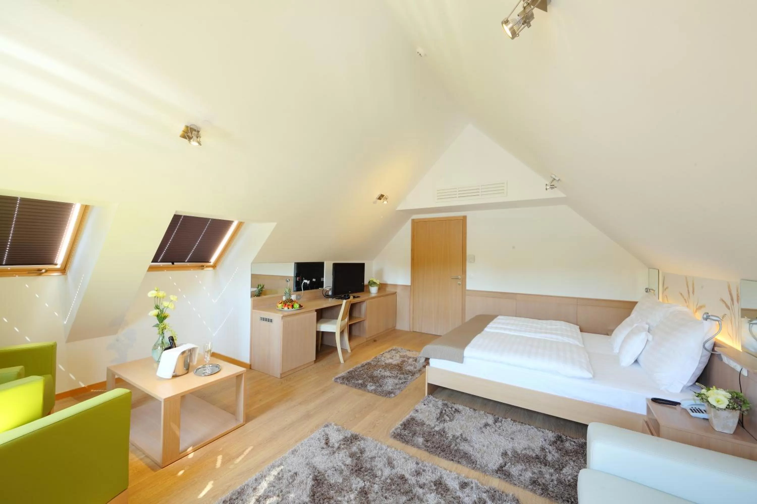 Photo of the whole room, Bed in Hotel Historia Malomkert