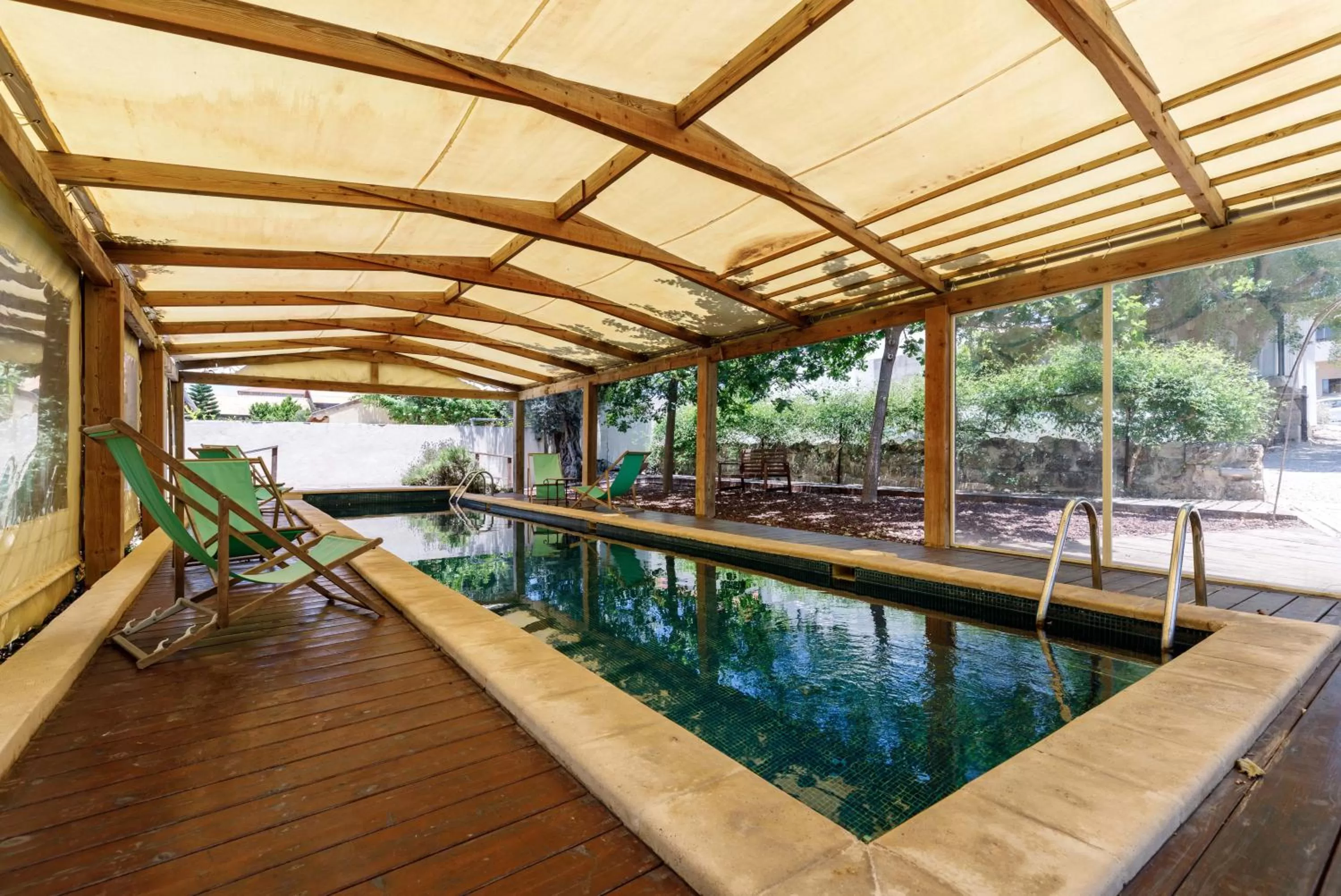 Swimming pool in Smadar Inn