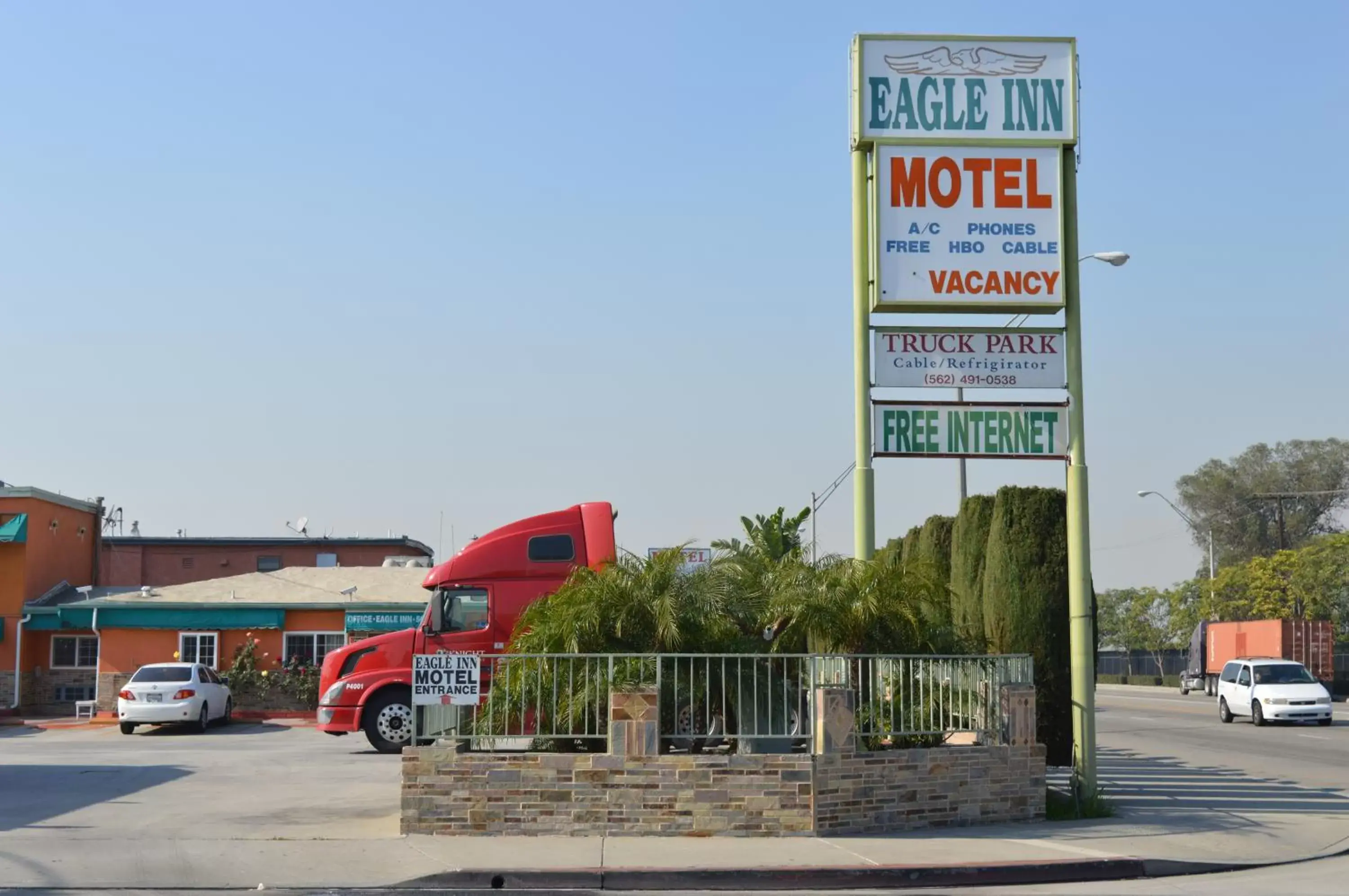 Facade/entrance, Property Building in Eagle Inn Motel