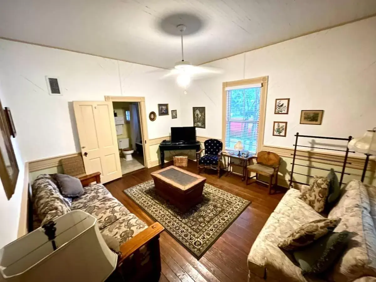 Living room, Seating Area in Grady House Bed and Breakfast