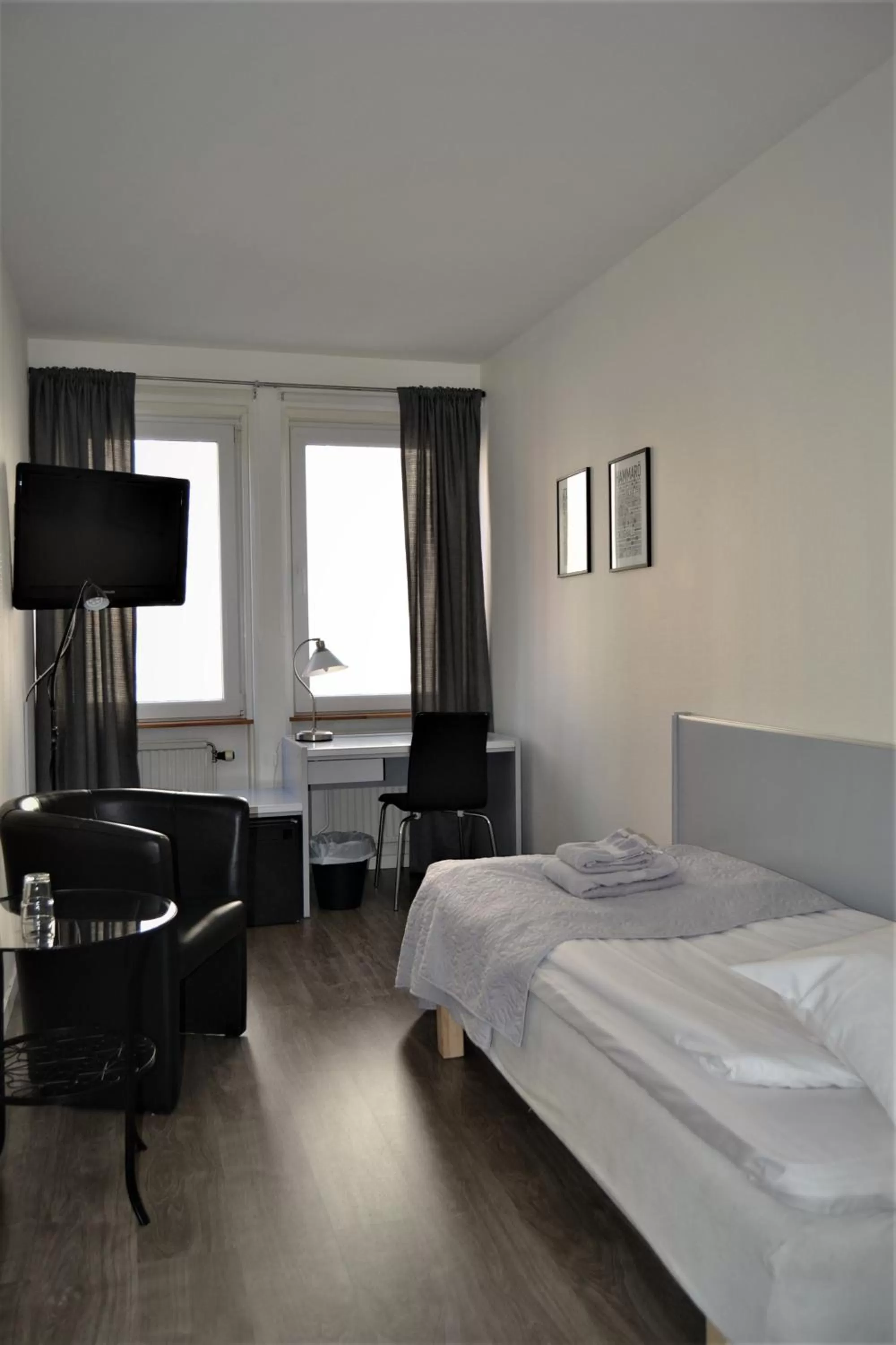 Bed in Solsta Hotell