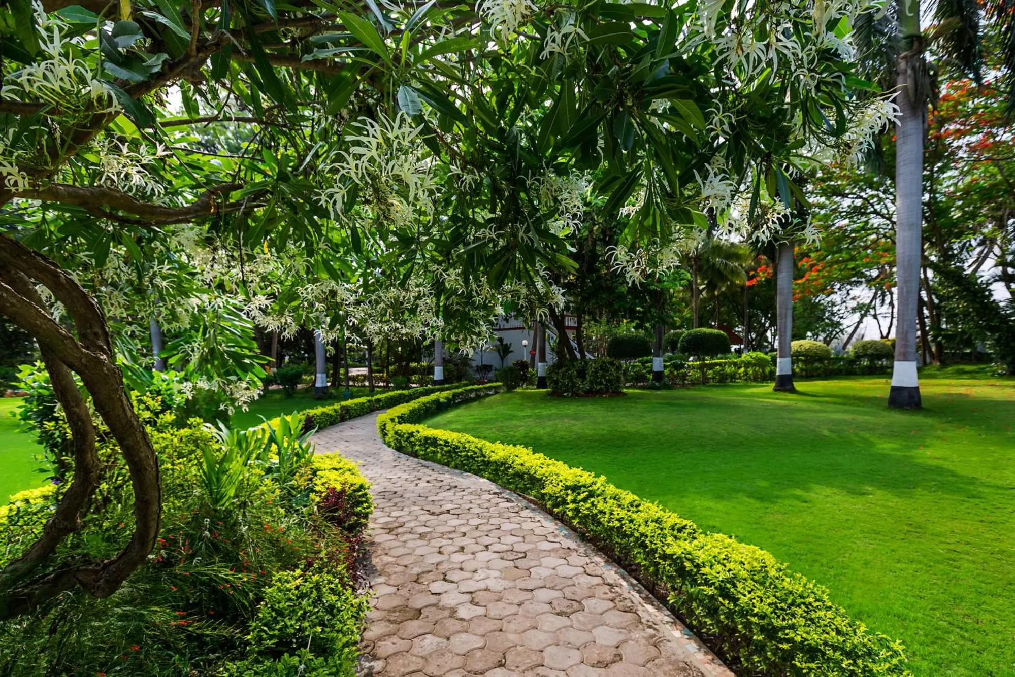 Garden in GReaT Trails Riverview Thanjavur By GRT Hotels