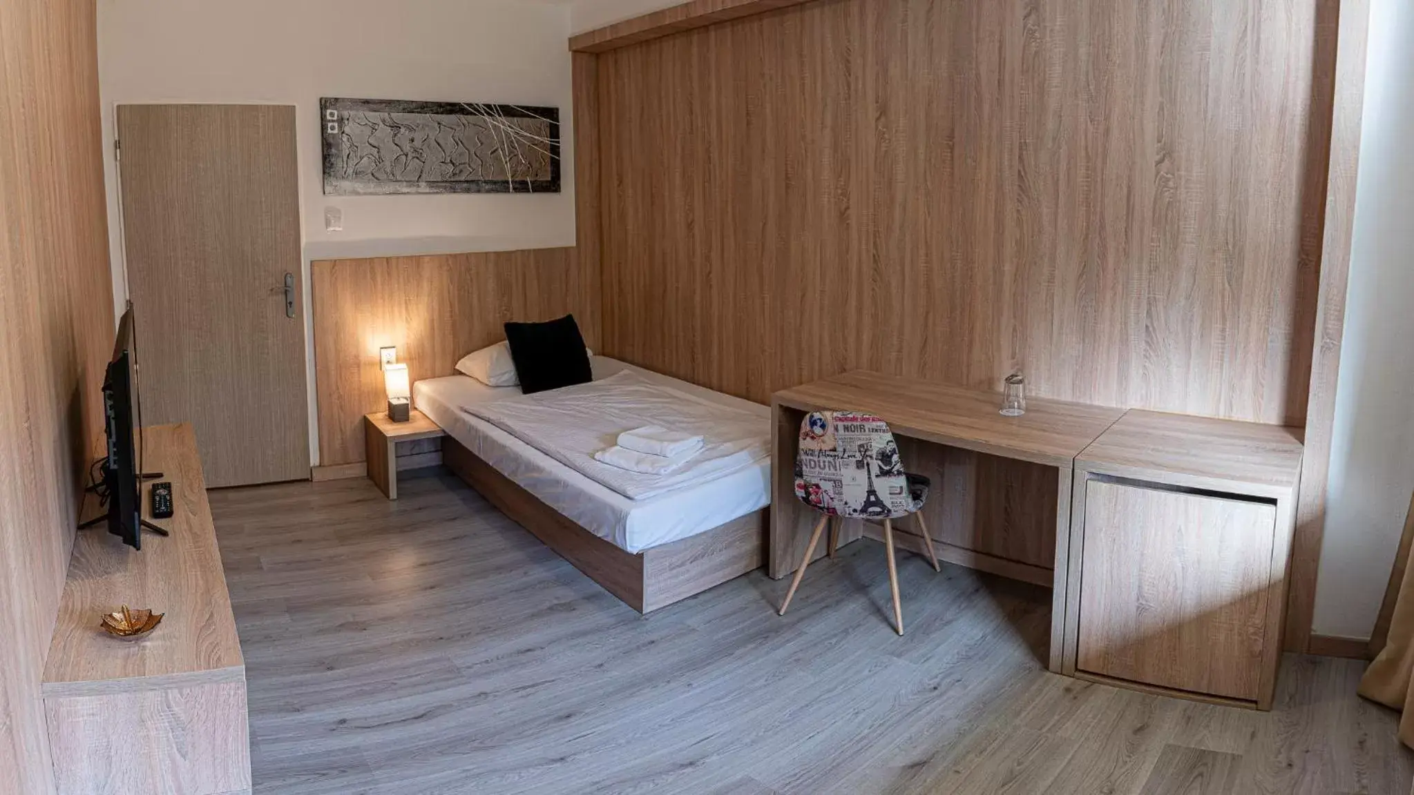 Single Room in Hotel Garni Single Room in Hotel Garni