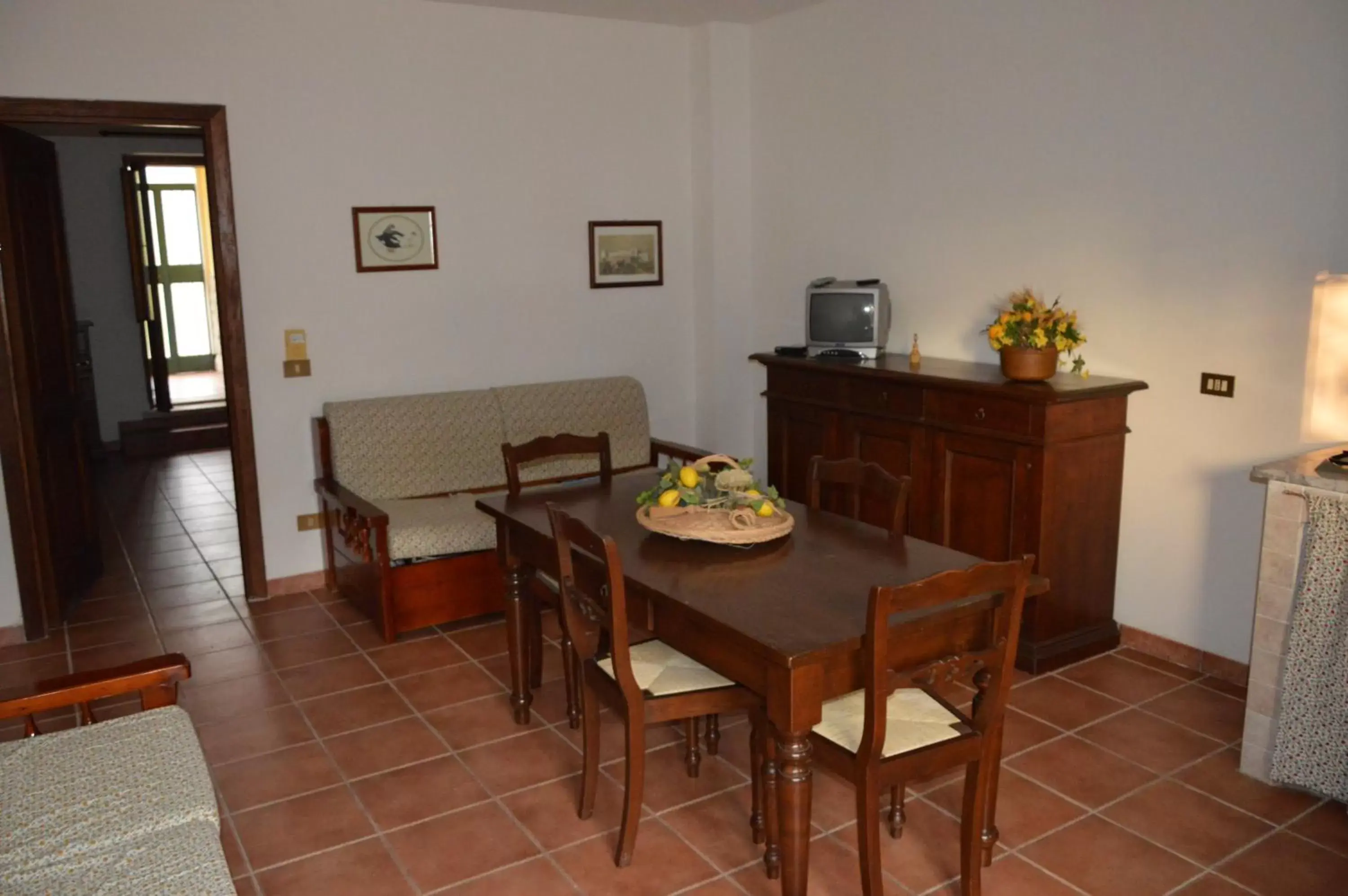 Dining Area in Residence Verde Blu