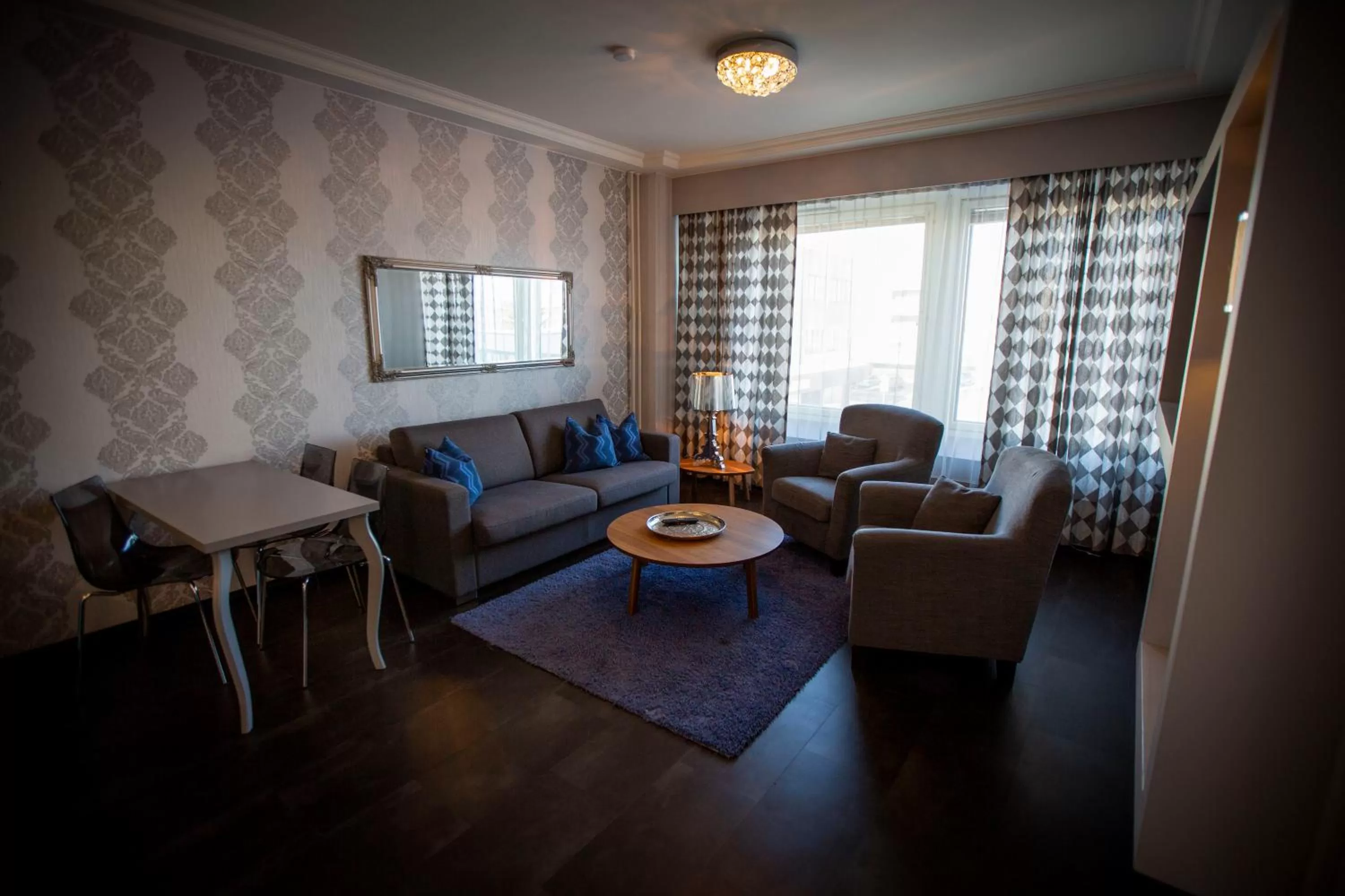 Seating area in Hotelli Olof