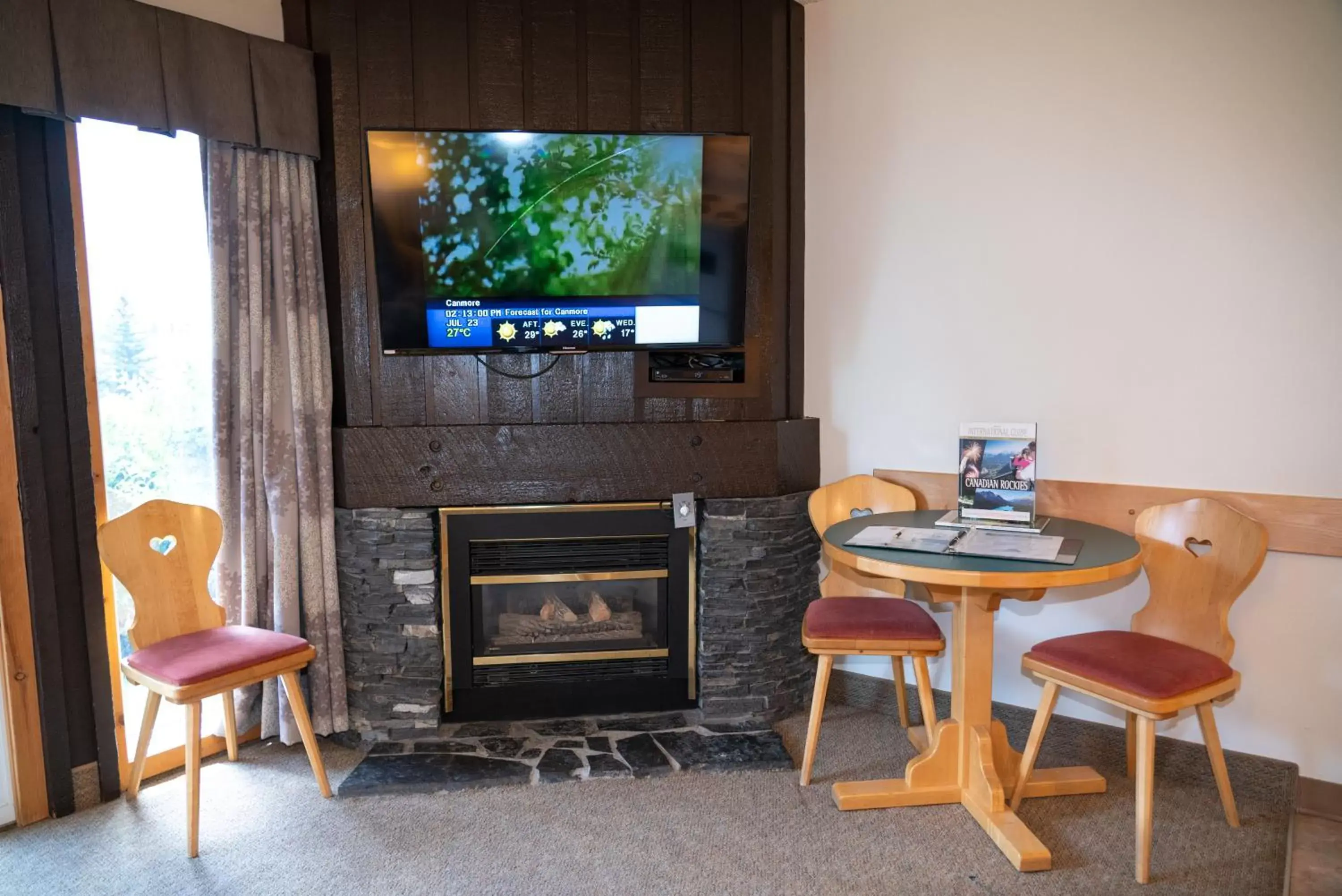 TV and multimedia, TV/Entertainment Center in Rocky Mountain Ski Lodge