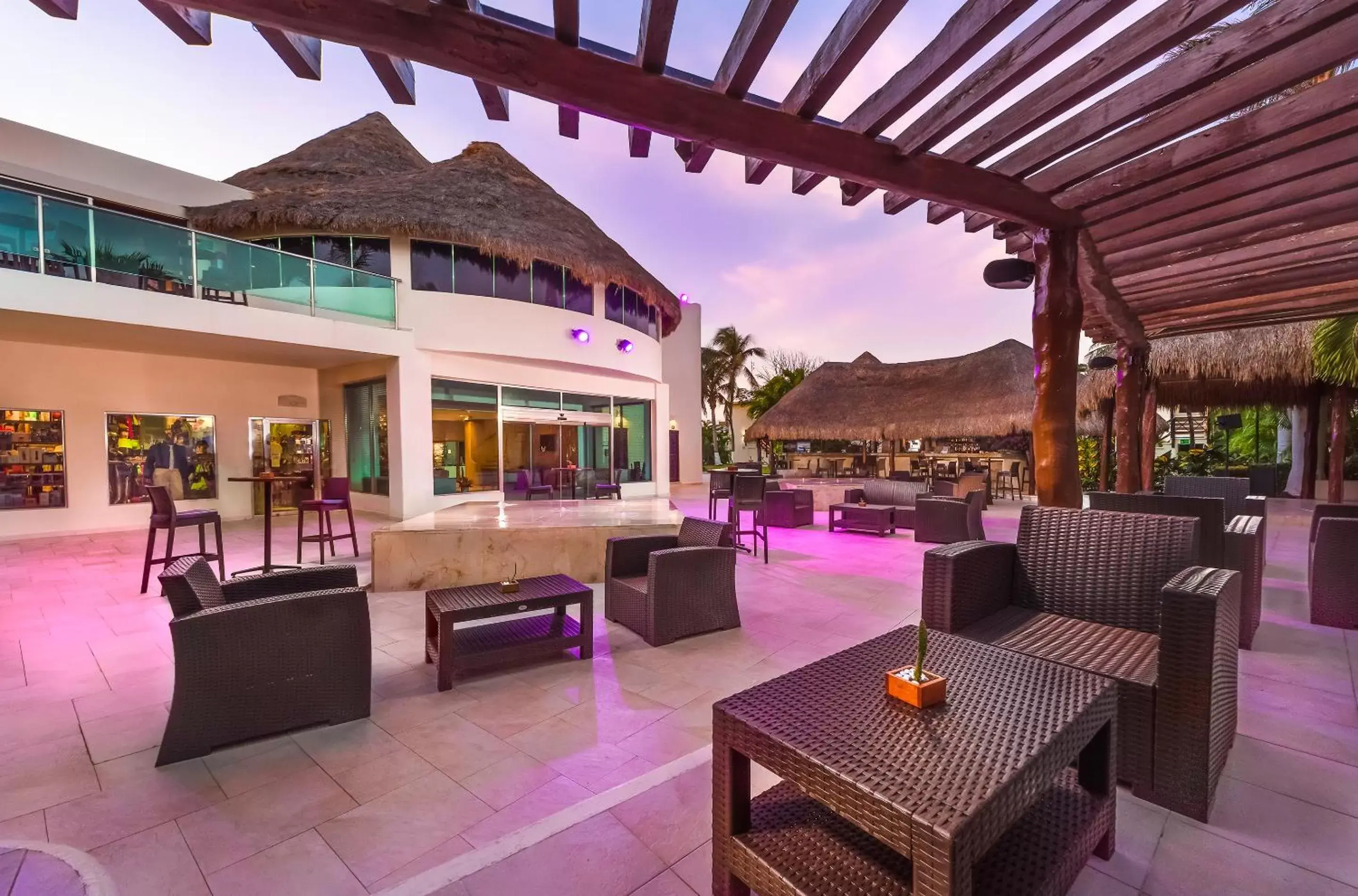 Lounge or bar, Restaurant/Places to Eat in Desire Riviera Maya Resort