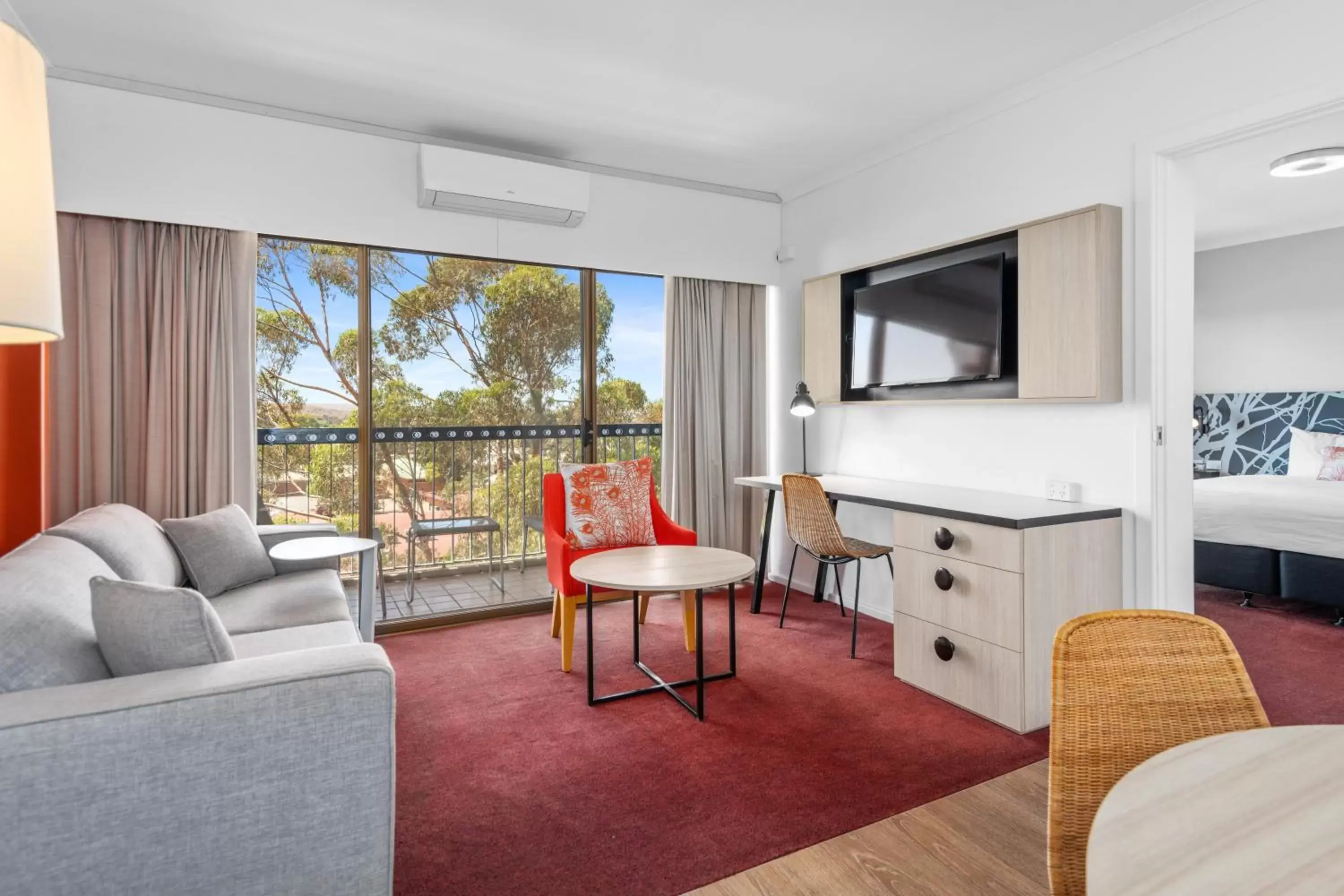 Living room, Seating Area in The Plaza Hotel Kalgoorlie